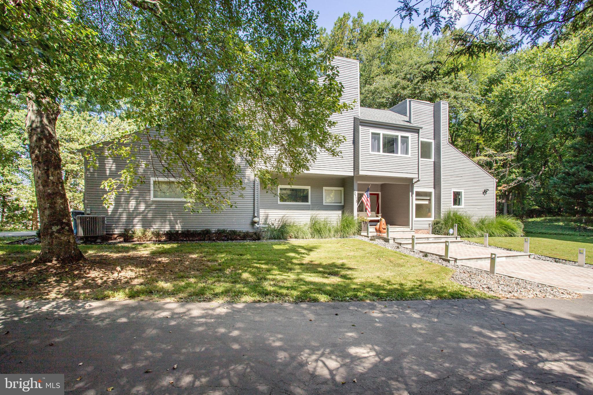 10118 WALKER LAKE DRIVE