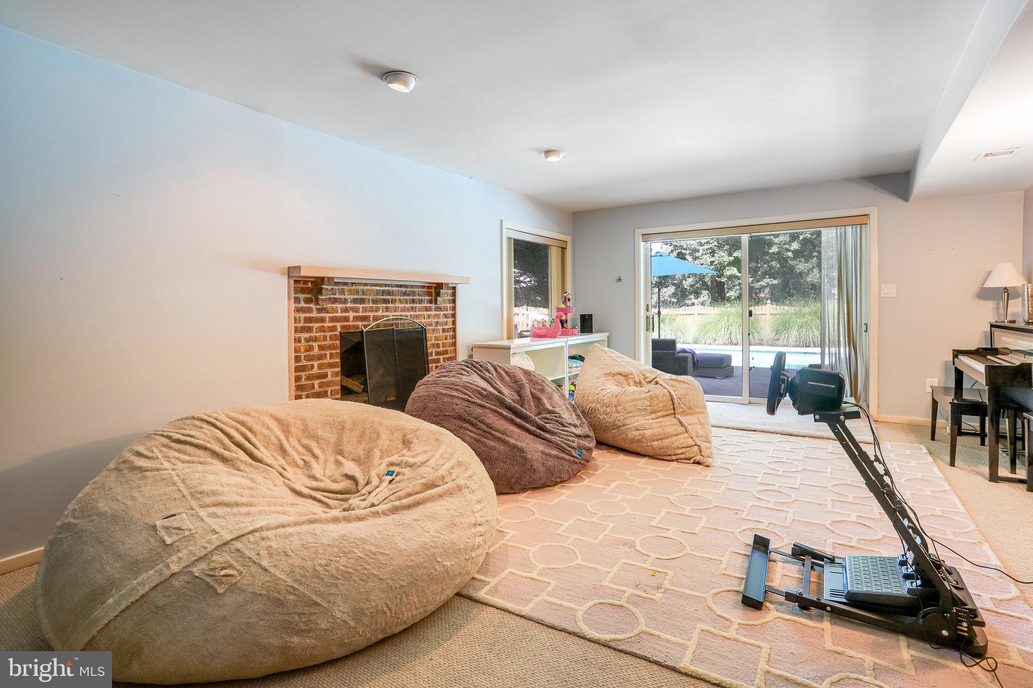 10118 WALKER LAKE DRIVE