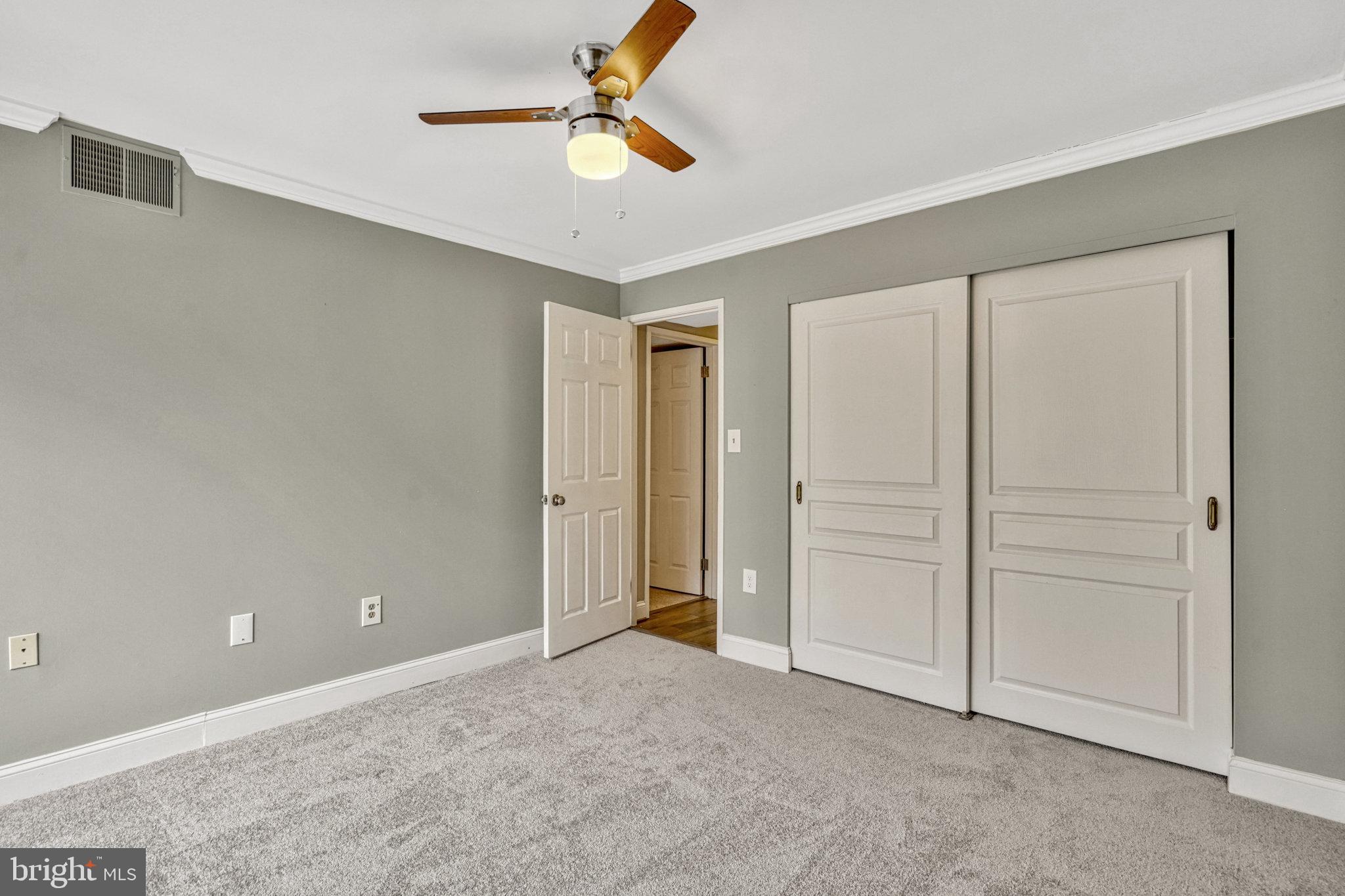 11556 ROLLING GREEN COURT 15/300