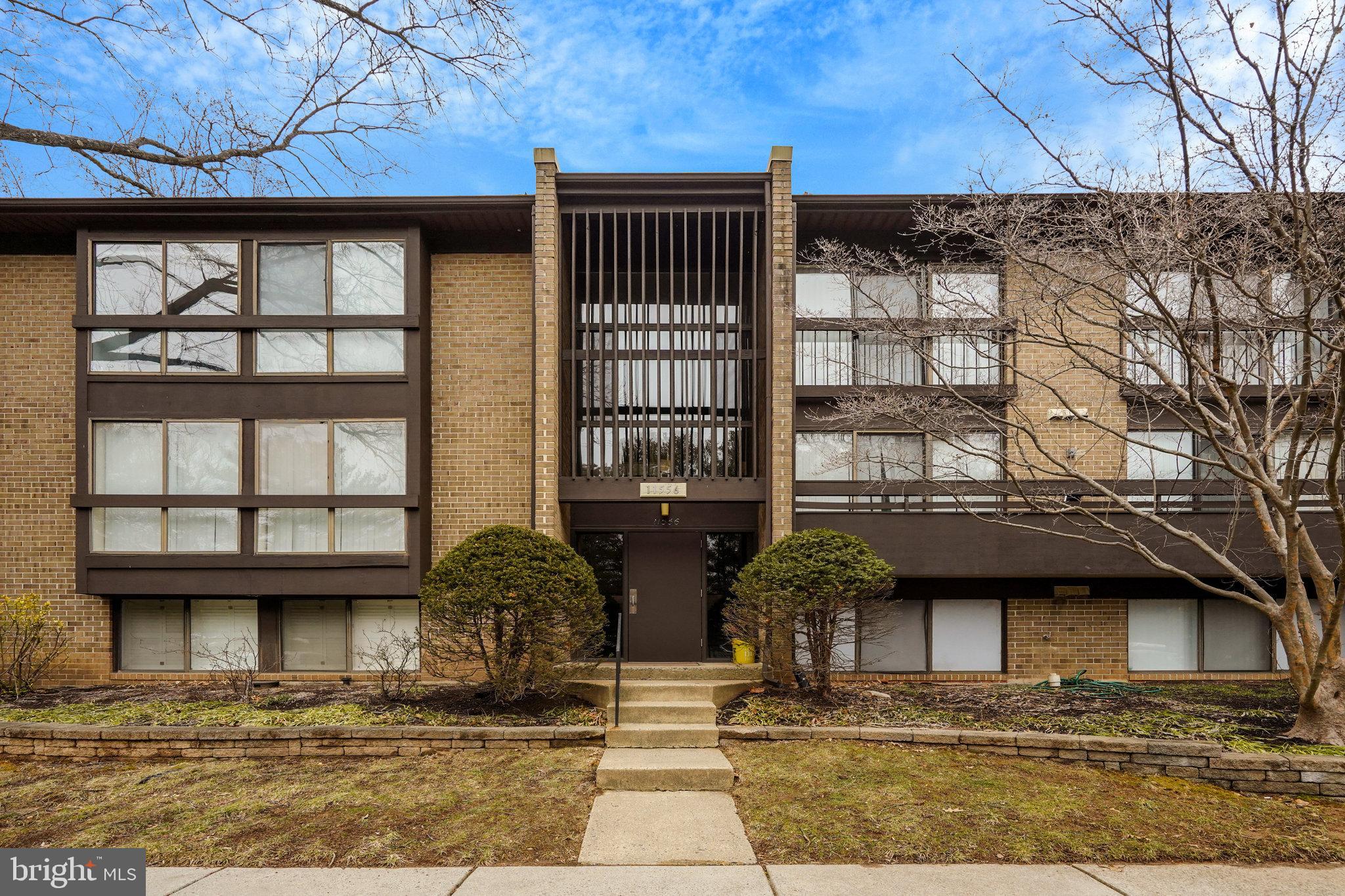 11556 ROLLING GREEN COURT 15/300