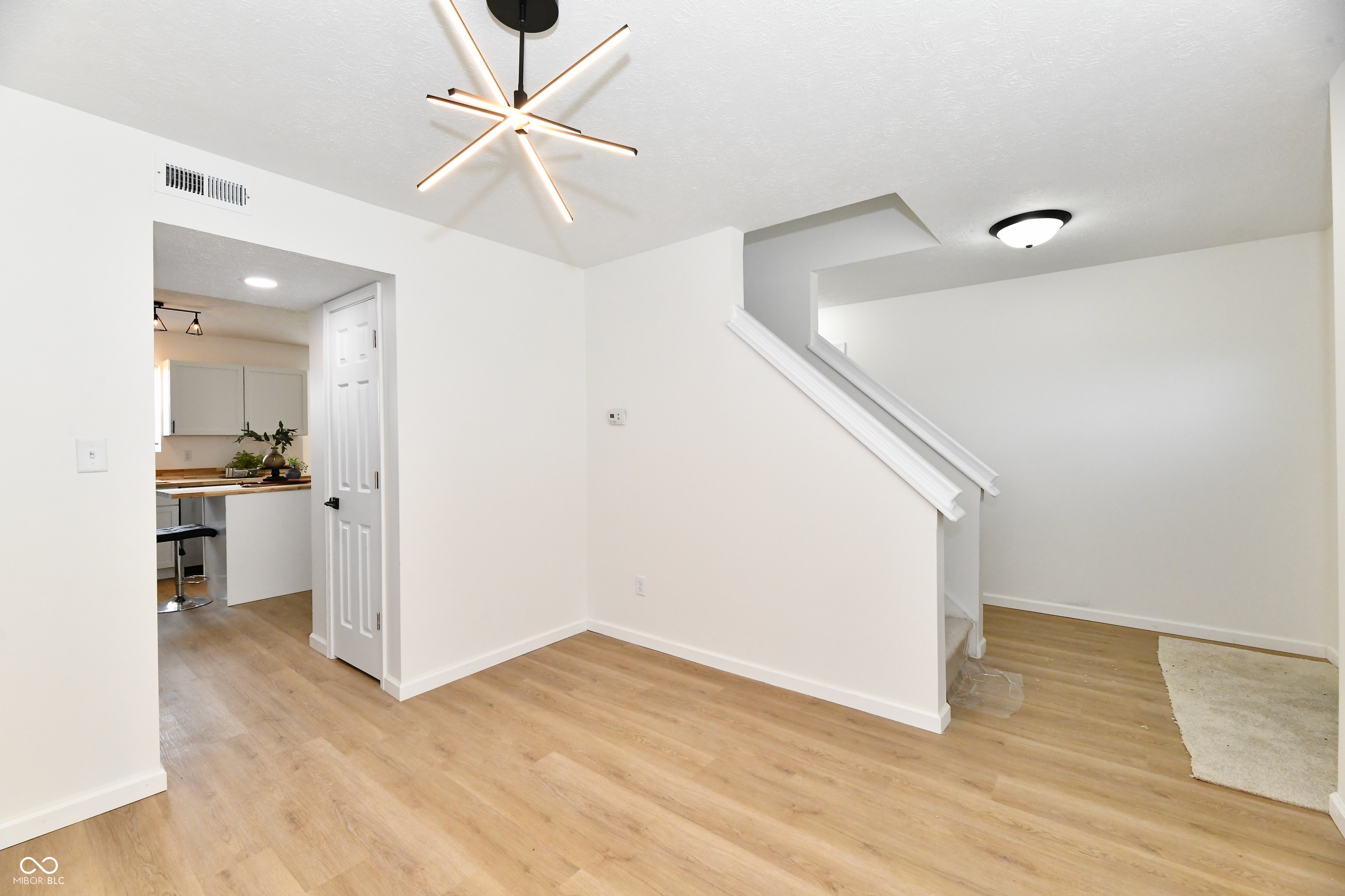 3301 Creekshore Drive