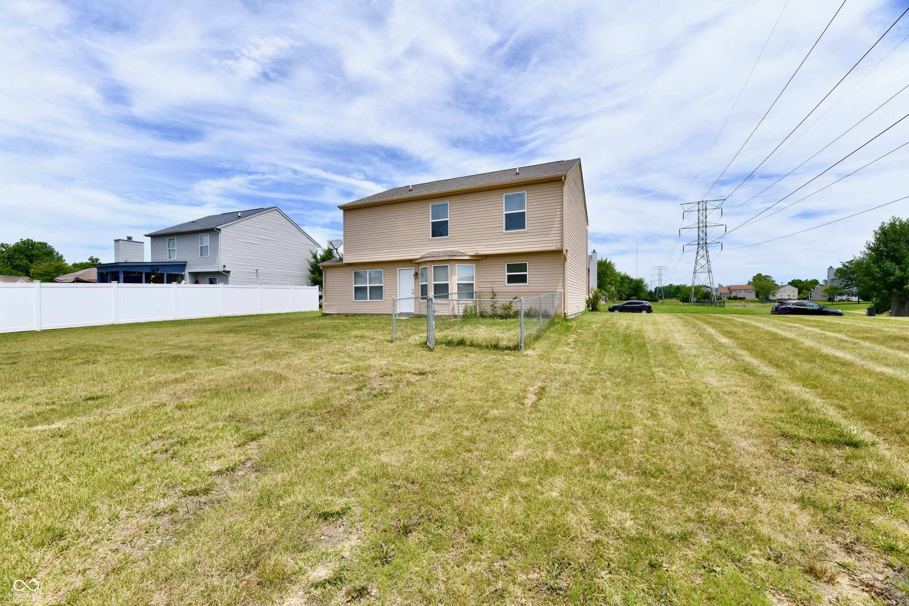 3301 Creekshore Drive