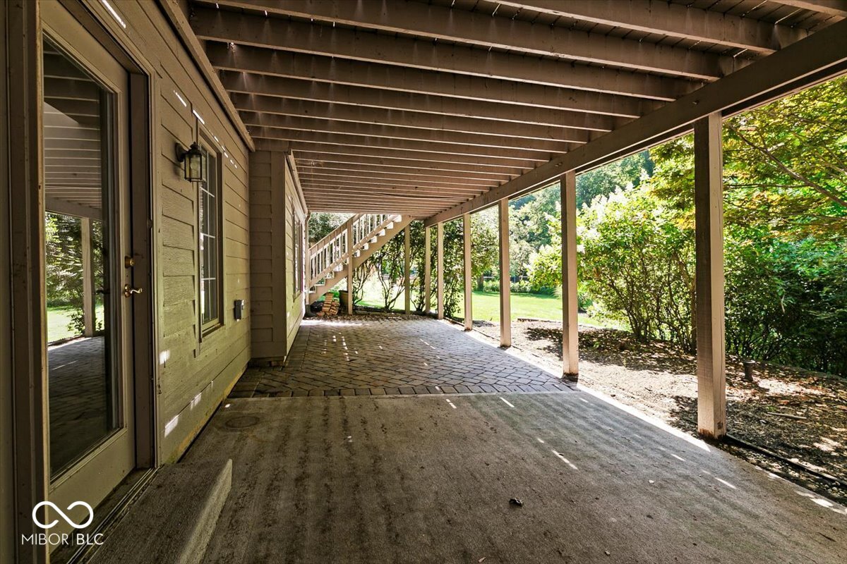 8123 Hunters Place