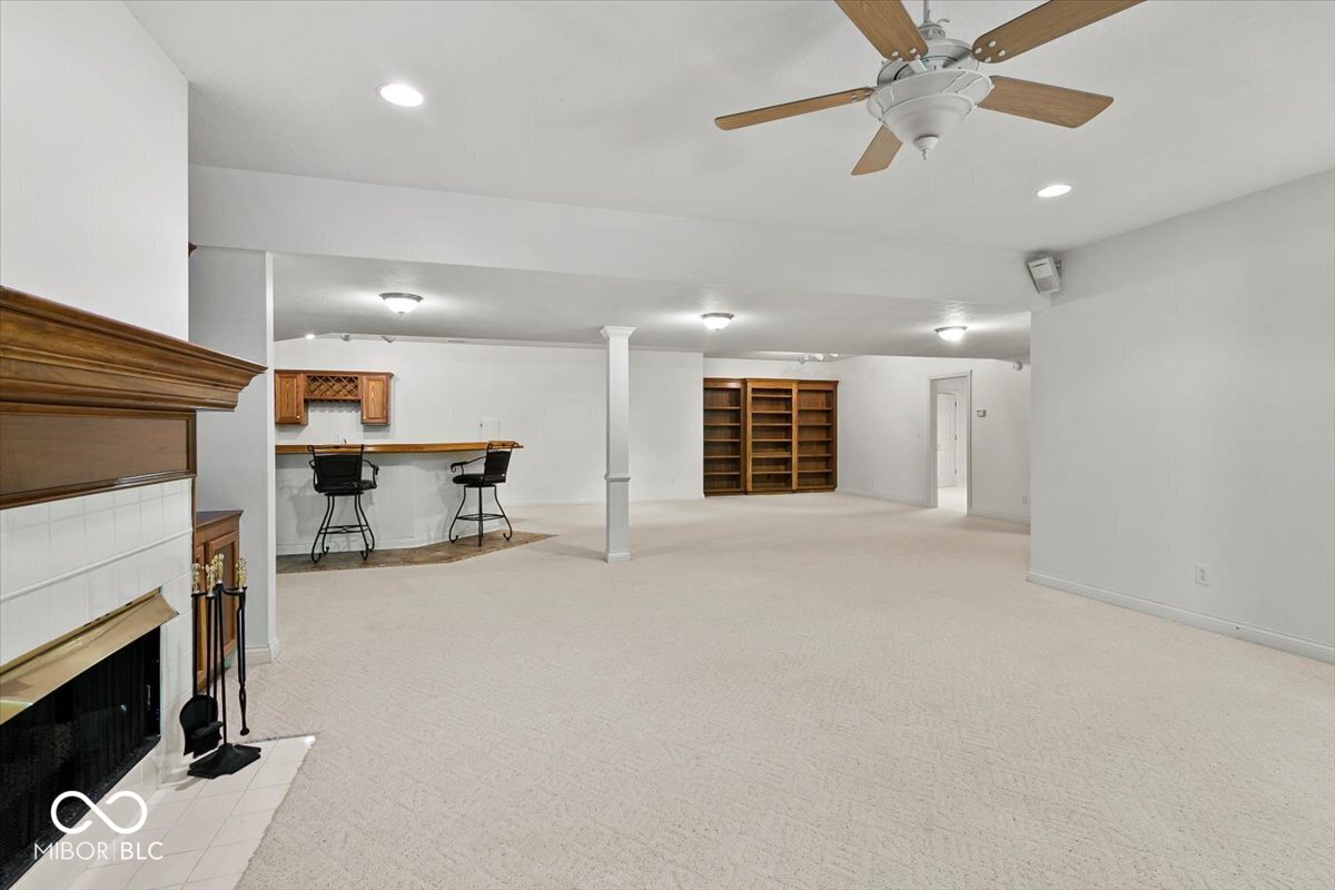 8123 Hunters Place