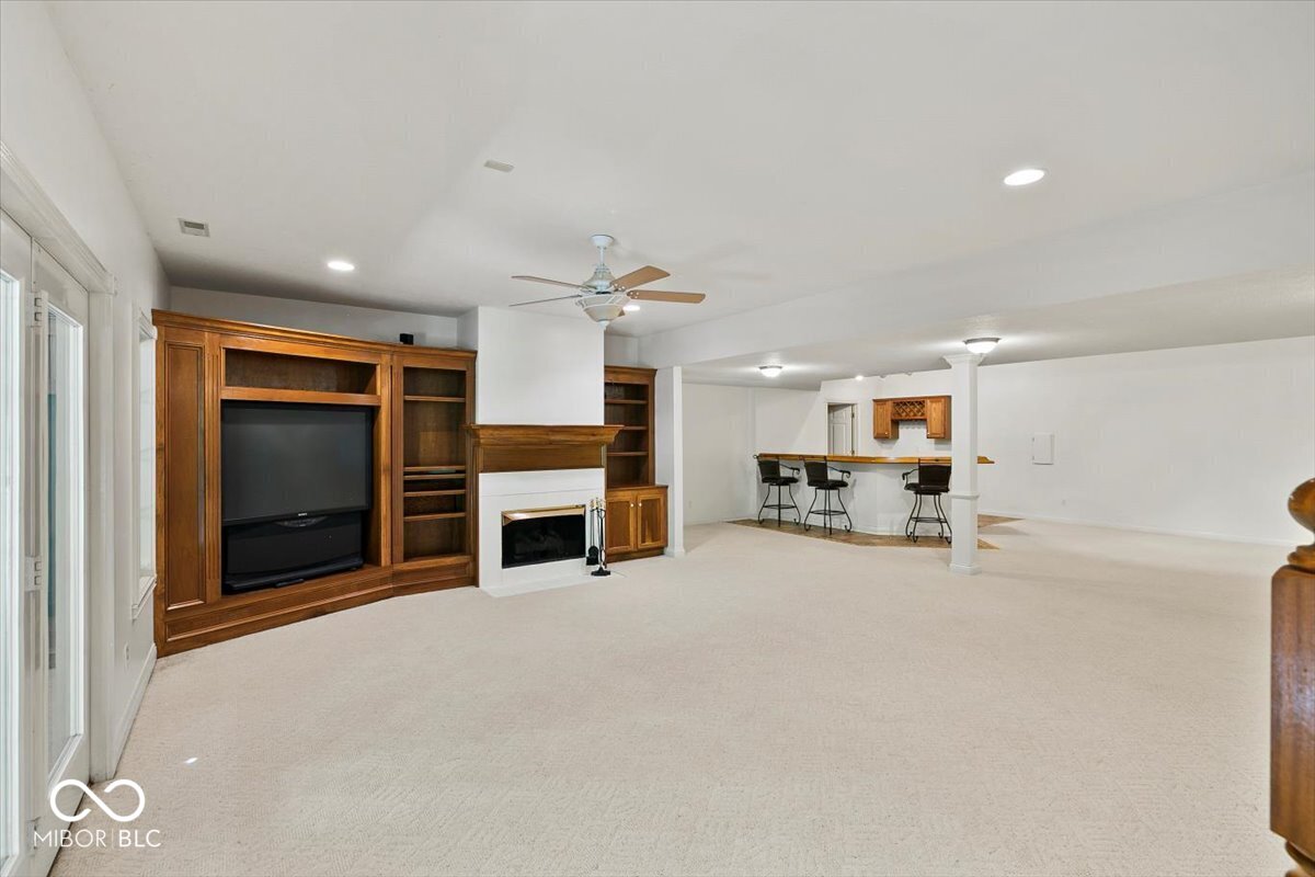 8123 Hunters Place
