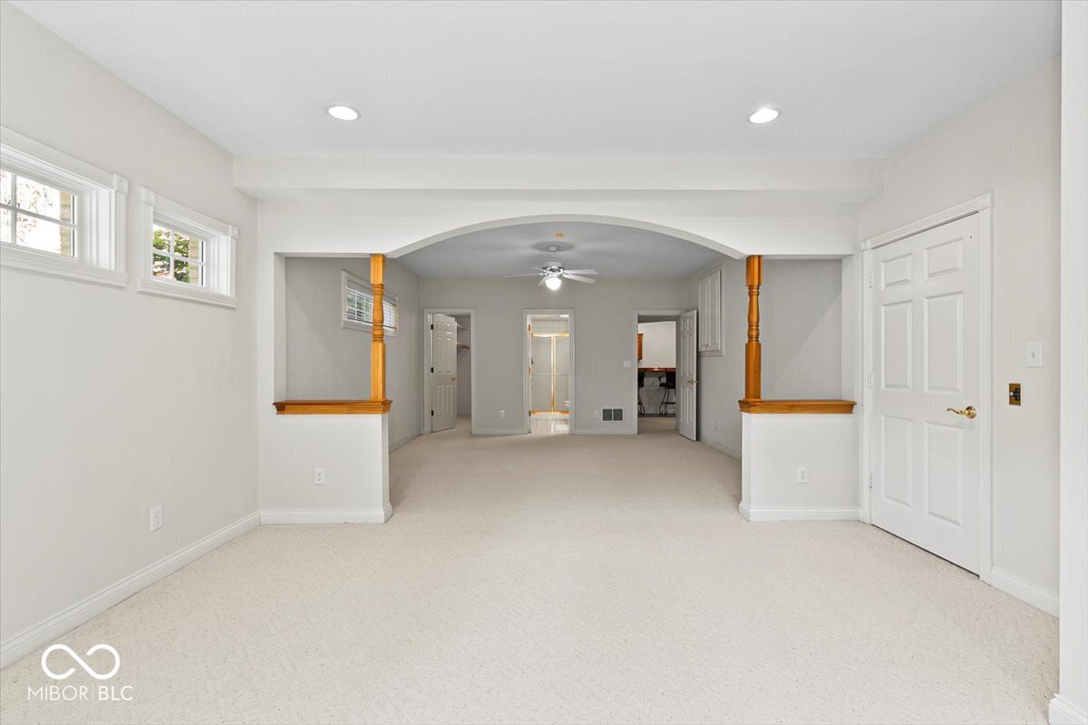 8123 Hunters Place