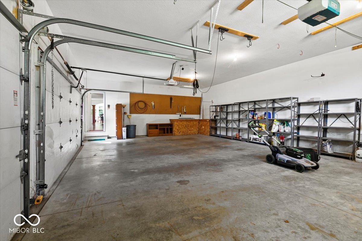8123 Hunters Place