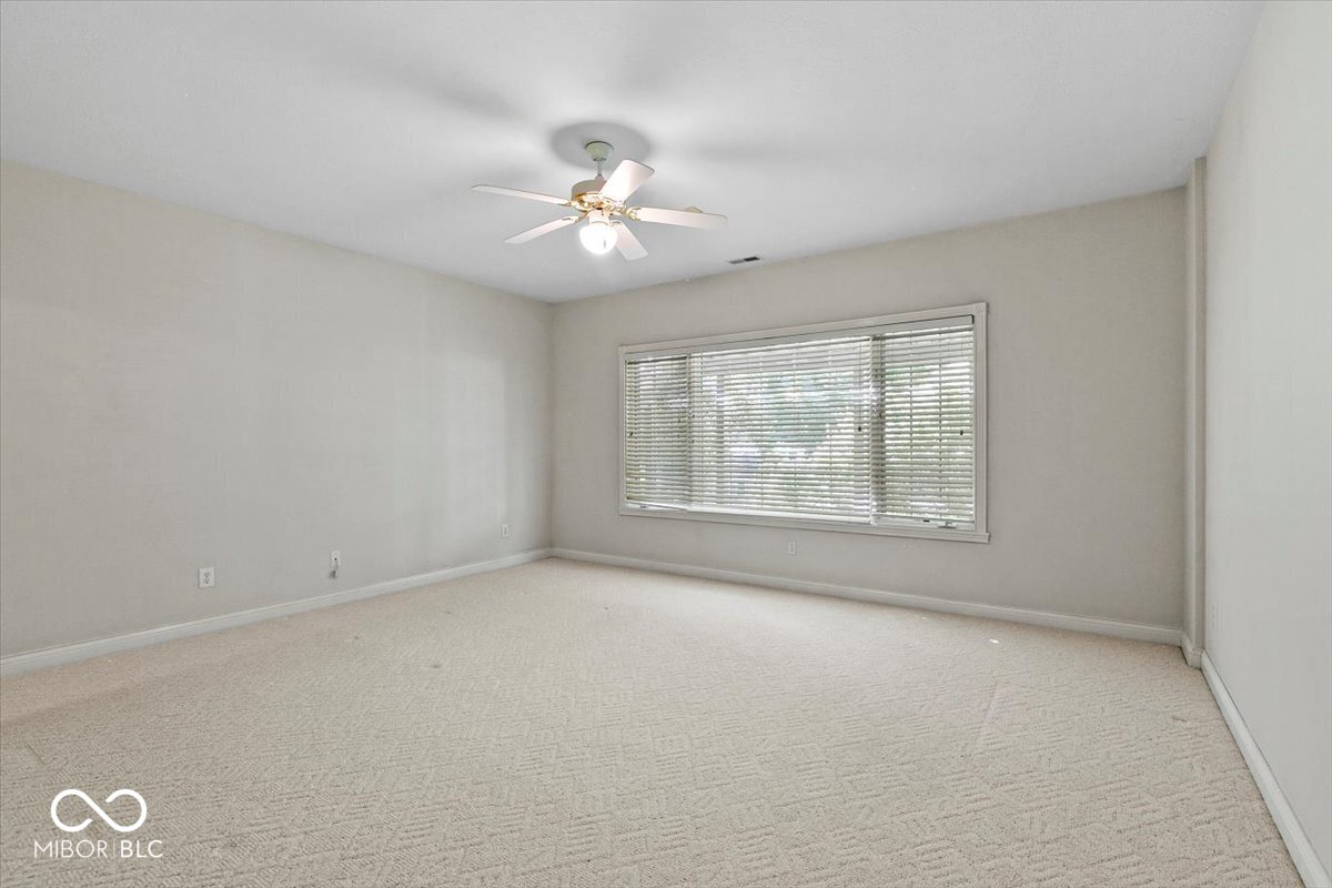 8123 Hunters Place