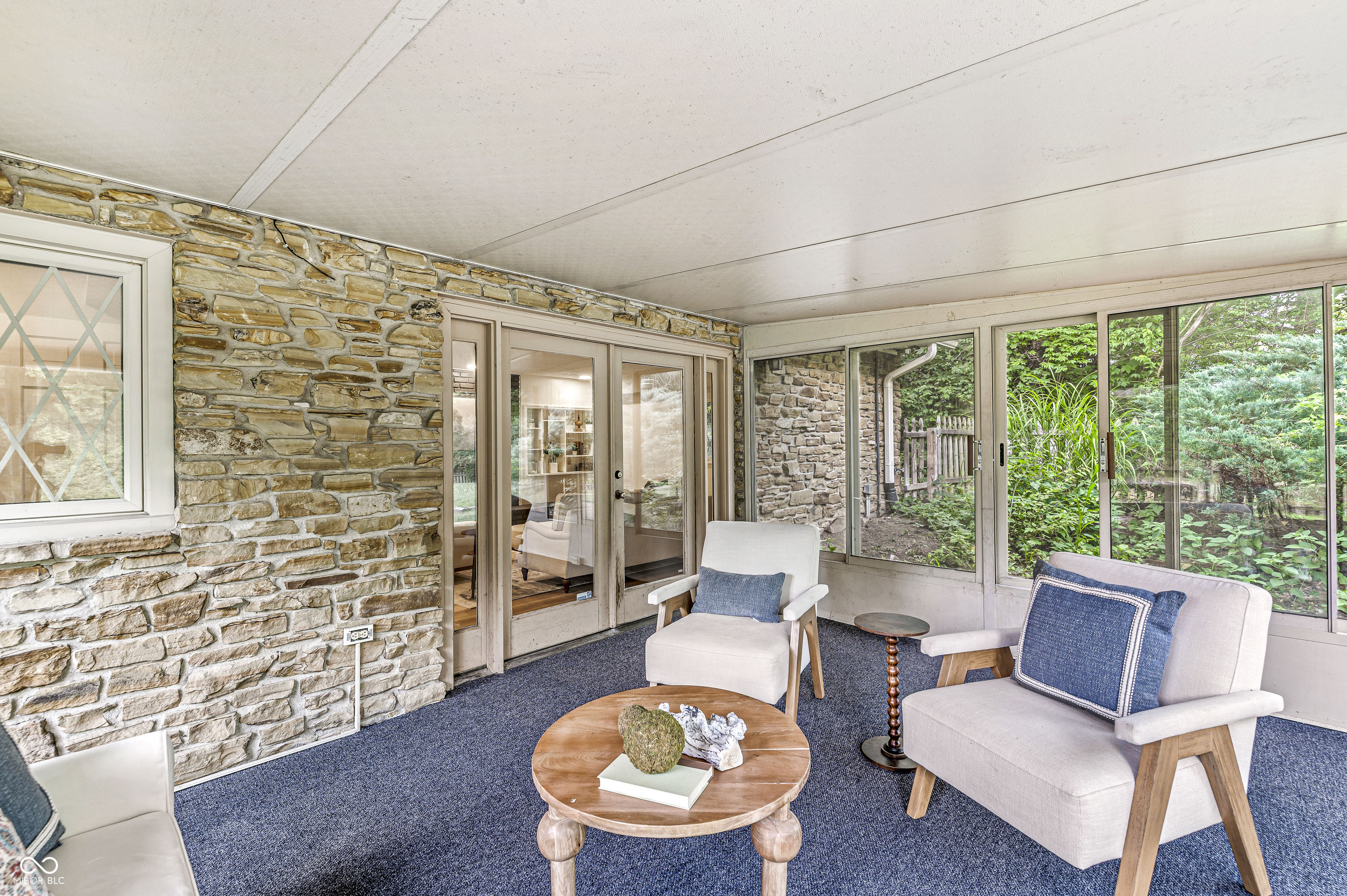 7035 Creekside Lane