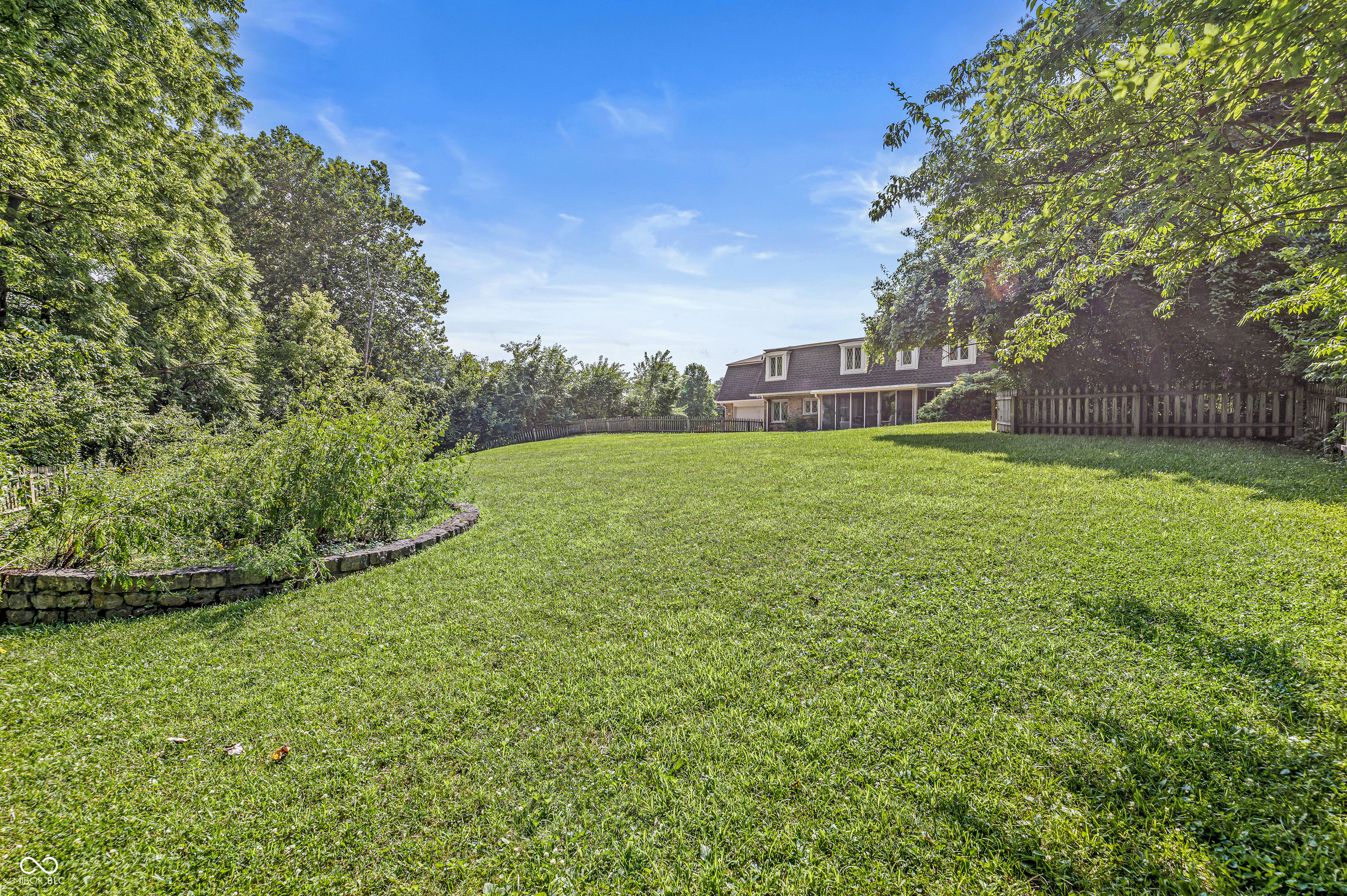 7035 Creekside Lane
