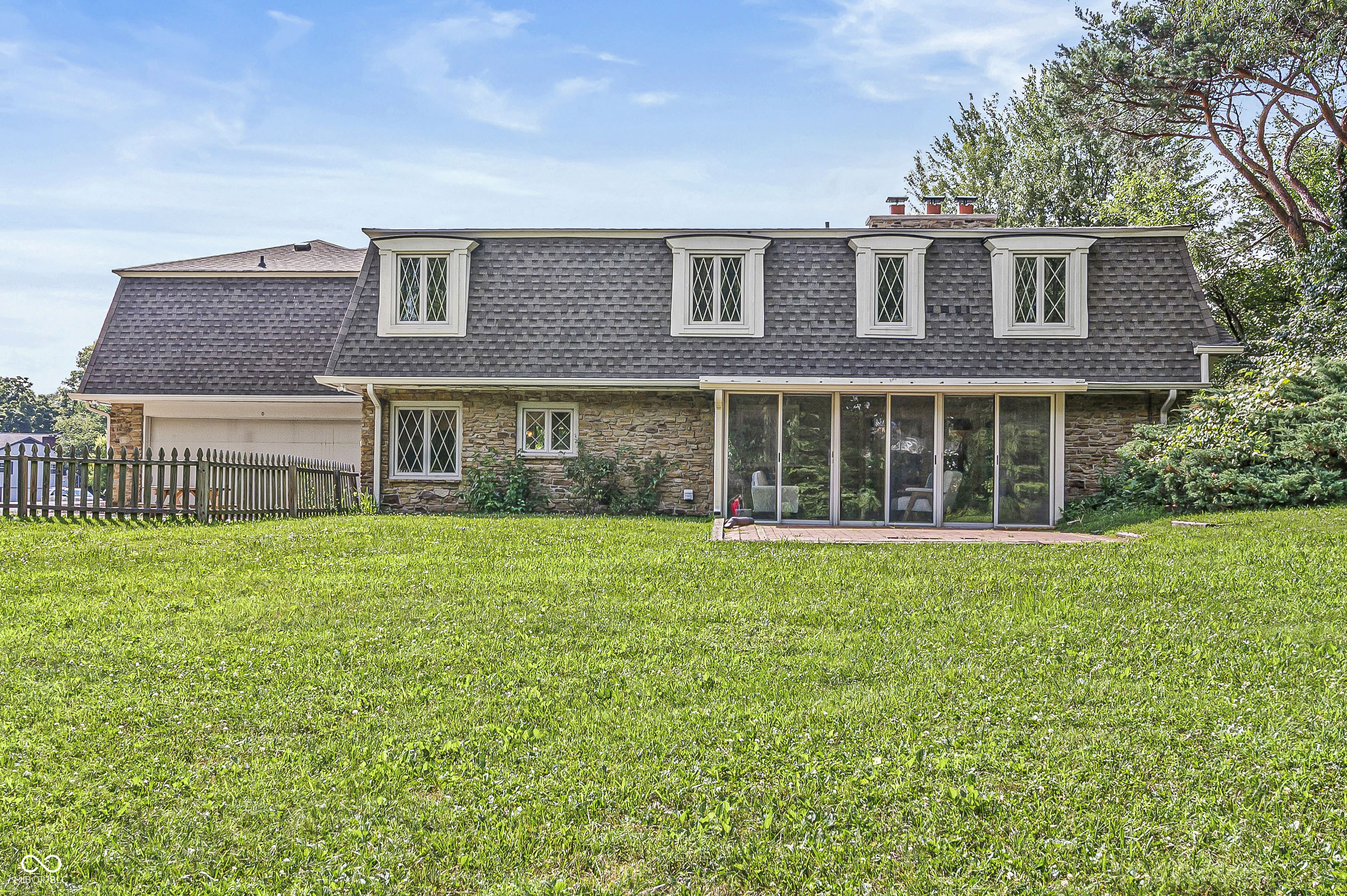7035 Creekside Lane