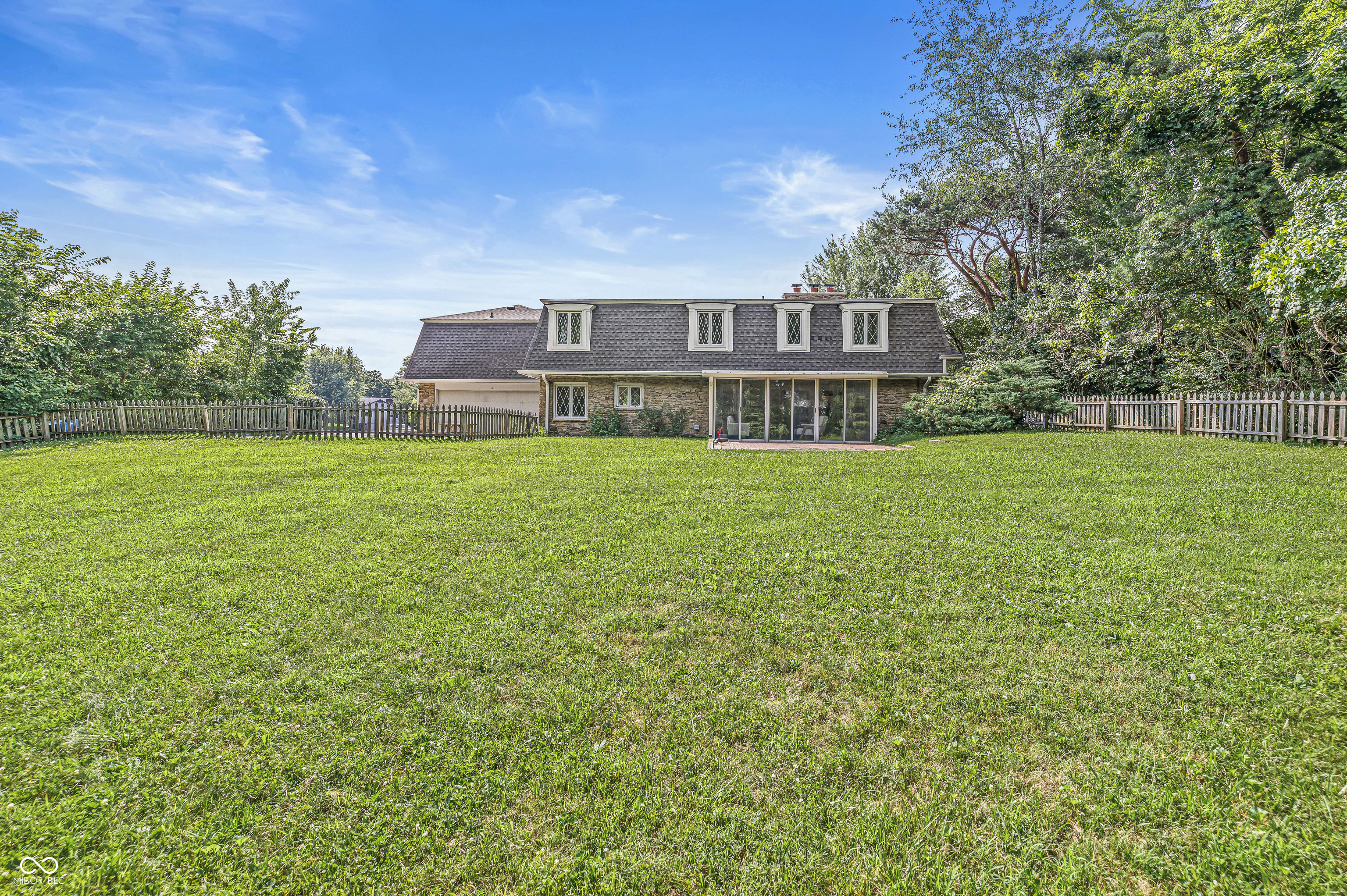 7035 Creekside Lane