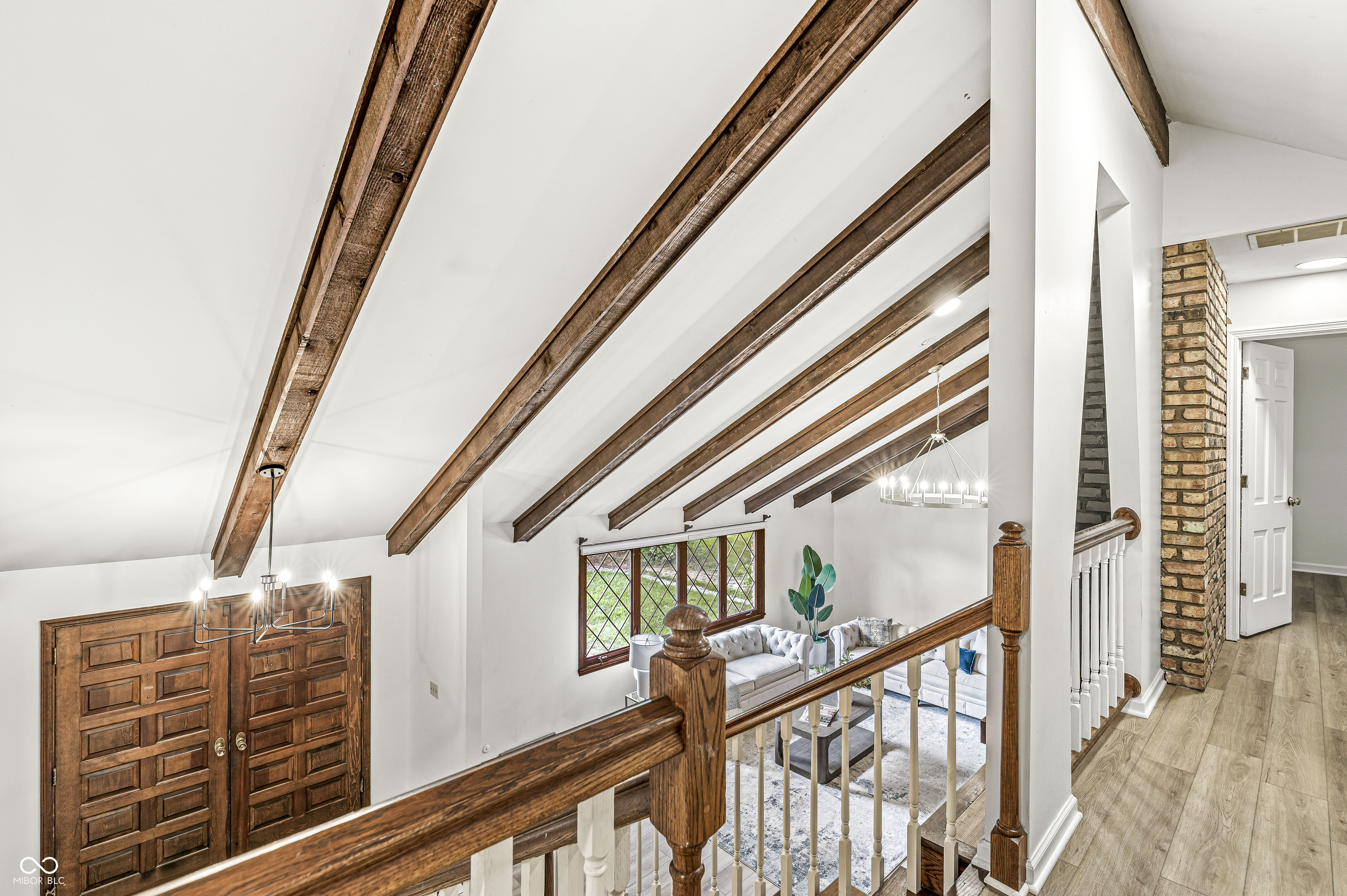 7035 Creekside Lane