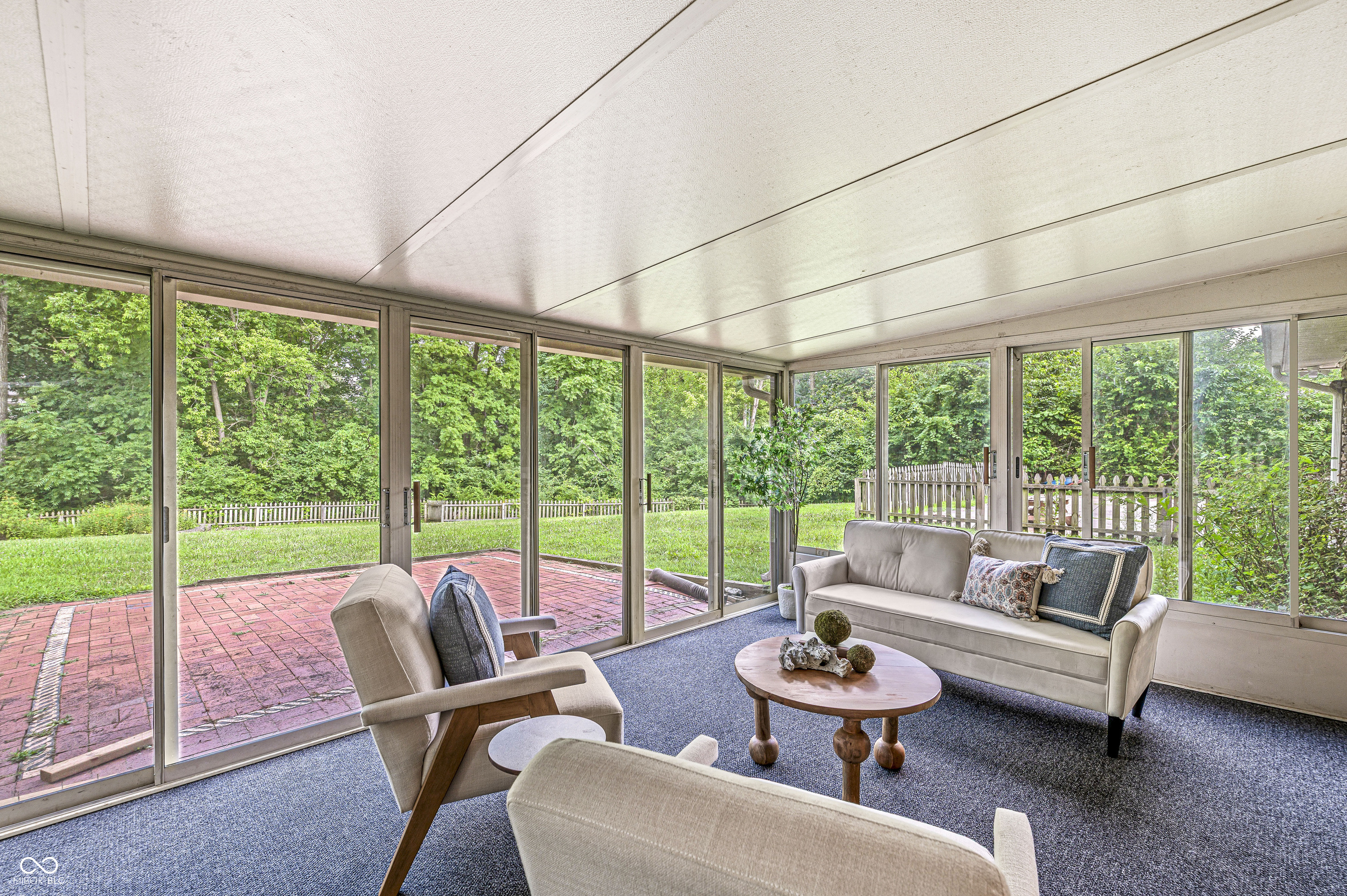 7035 Creekside Lane