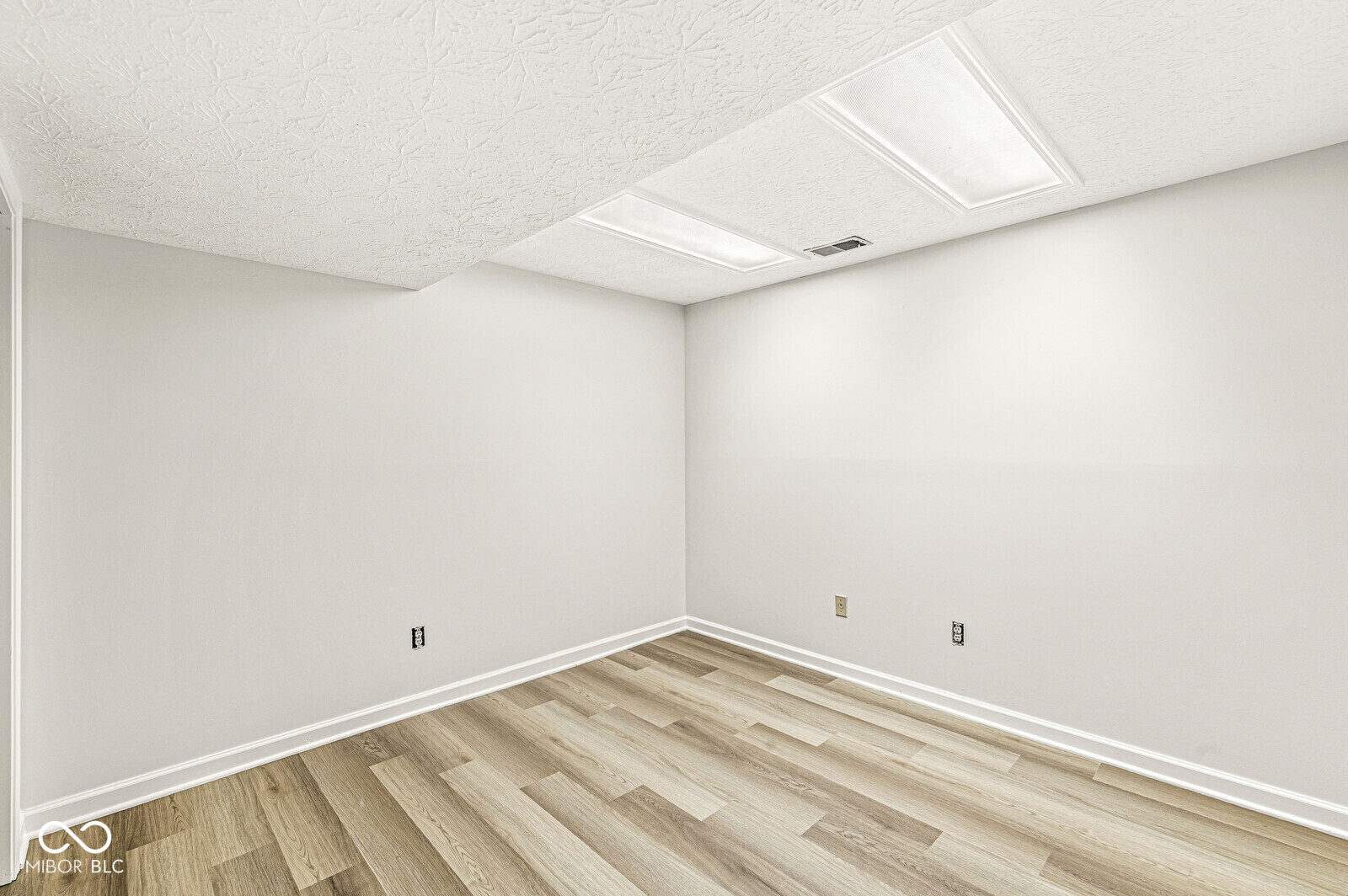 8702 Swiftsail Court