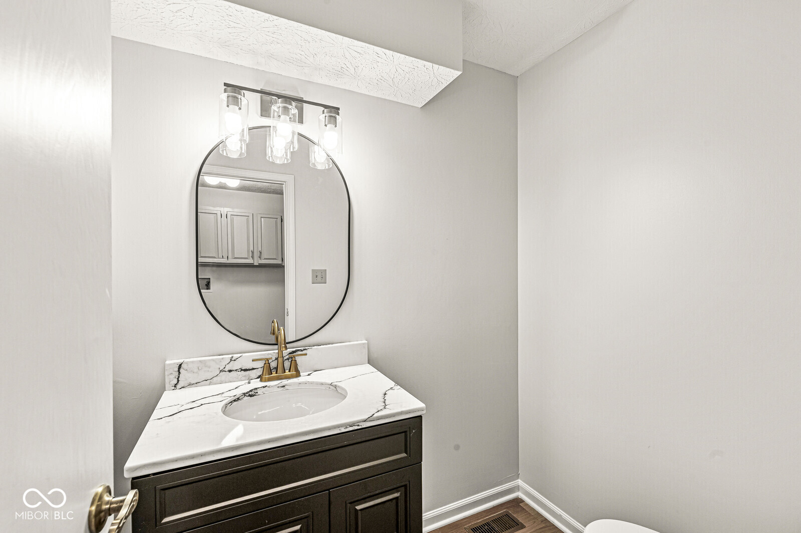 8702 Swiftsail Court