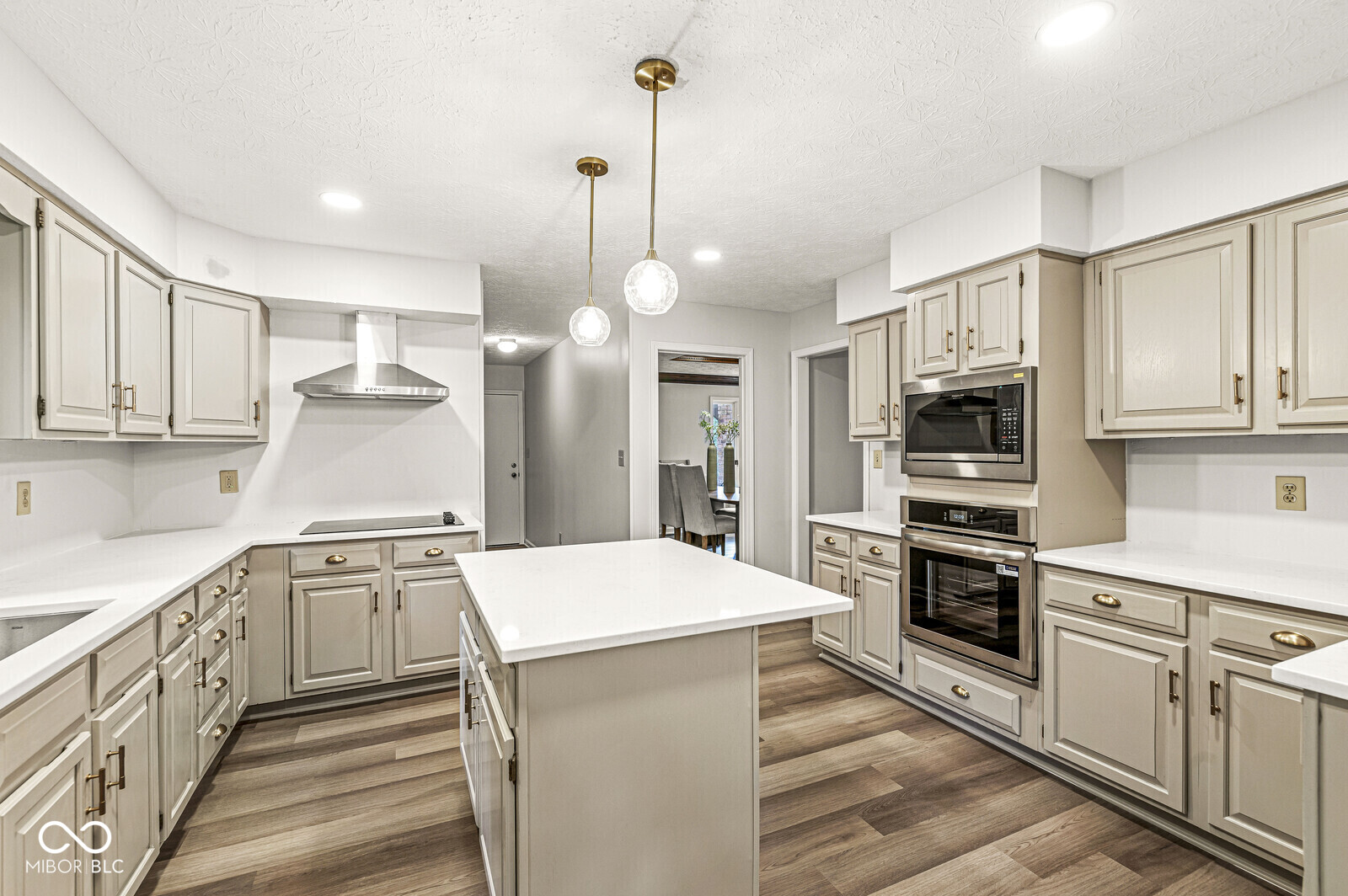 8702 Swiftsail Court