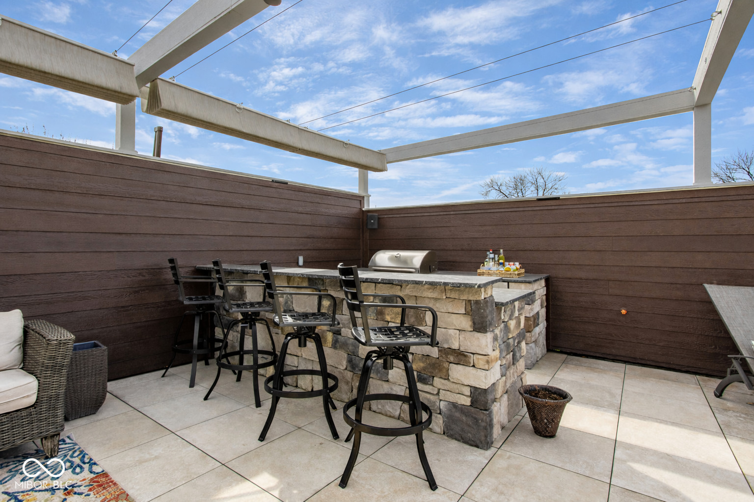 932 Broadway Street Unit: 14