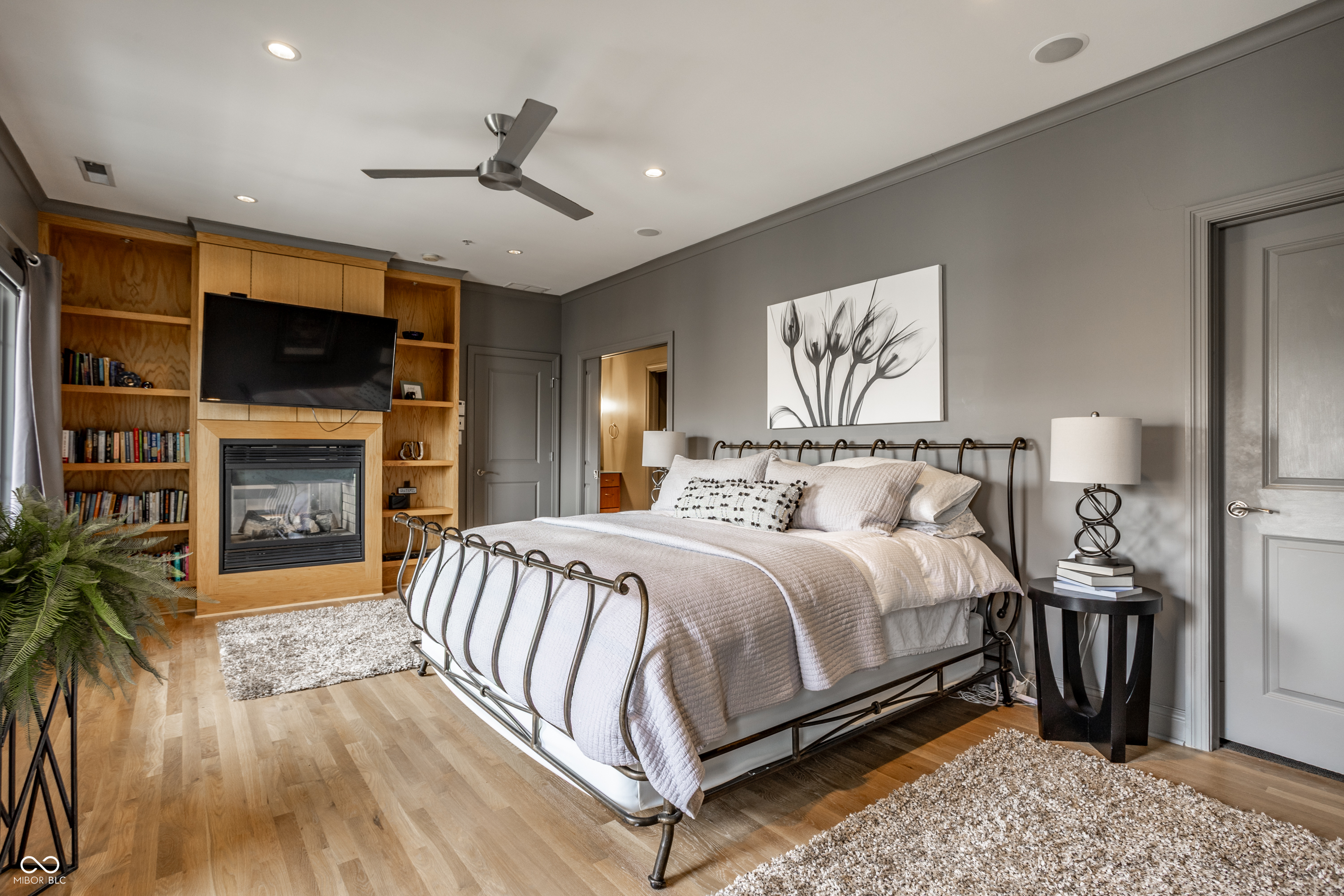 932 Broadway Street Unit: 14