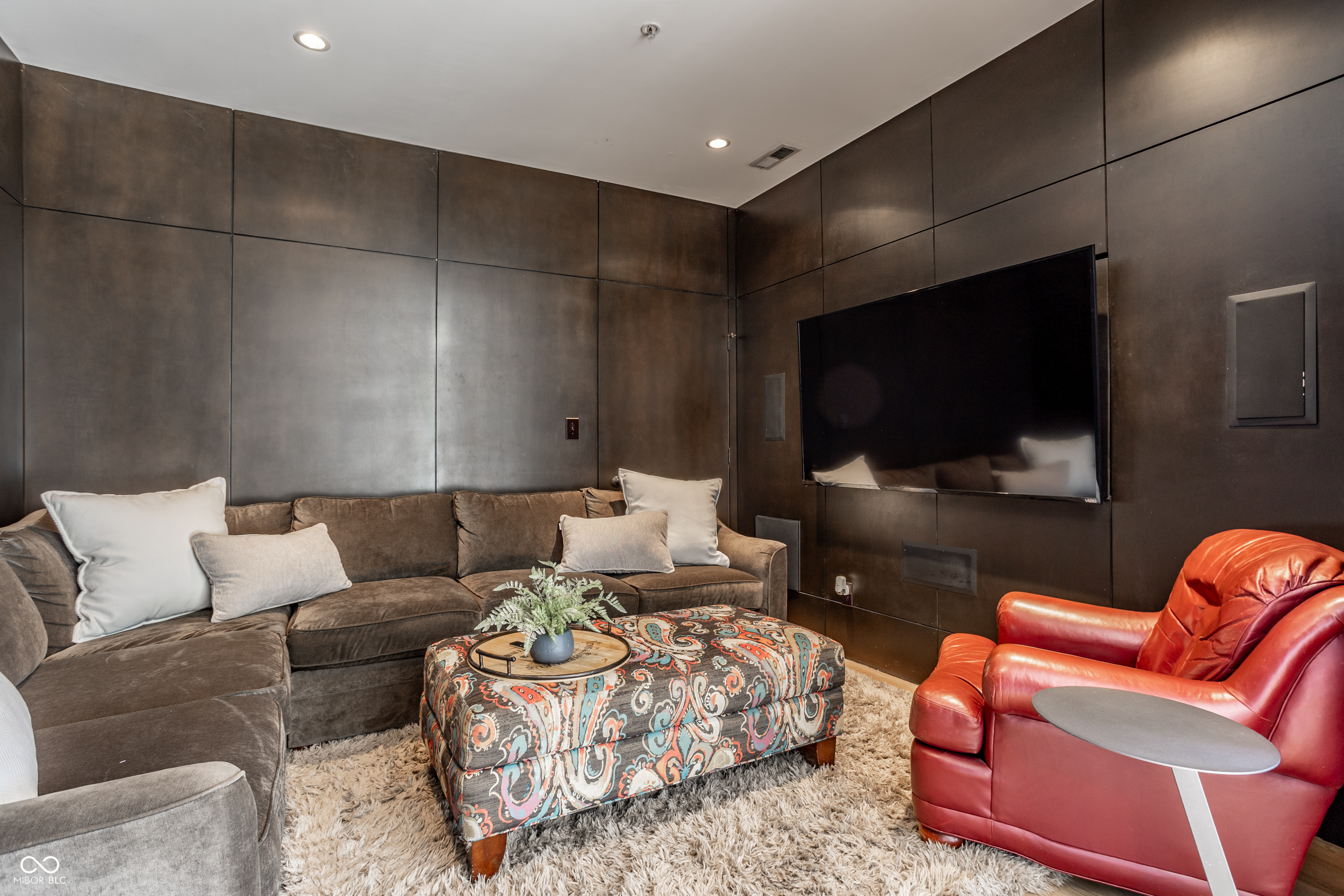 932 Broadway Street Unit: 14