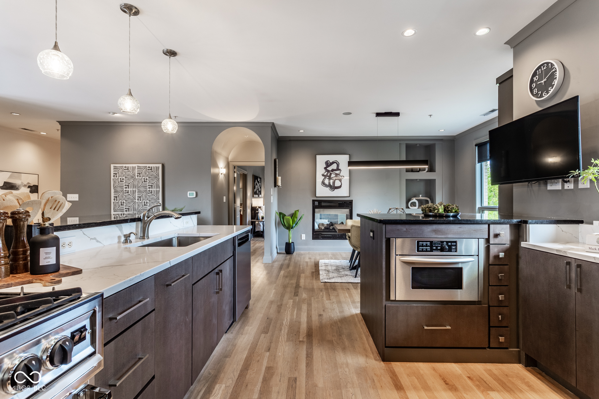 932 Broadway Street Unit: 14