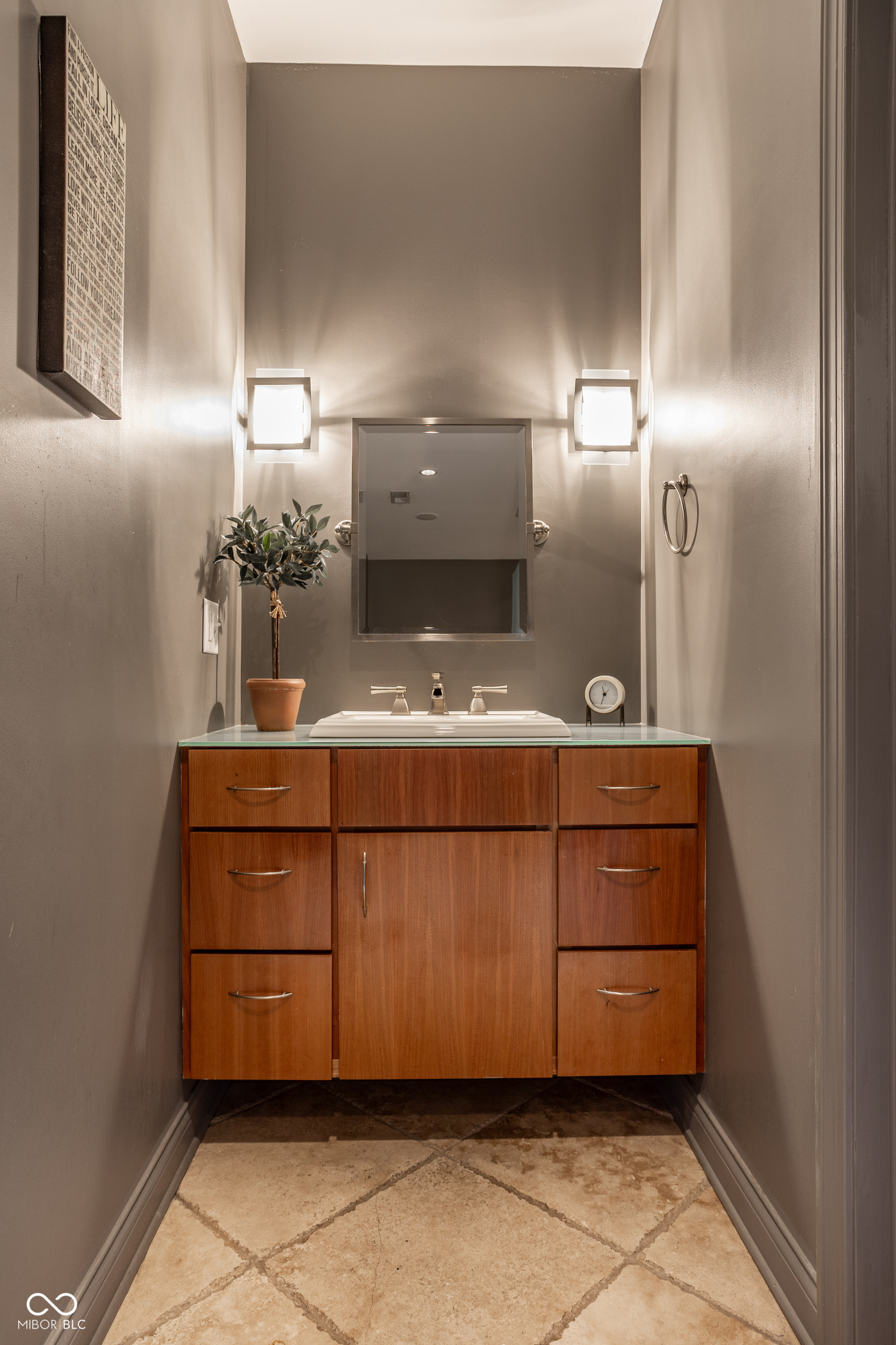 932 Broadway Street Unit: 14