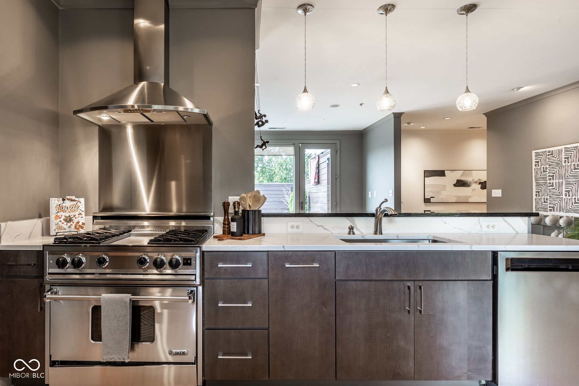 932 Broadway Street Unit: 14