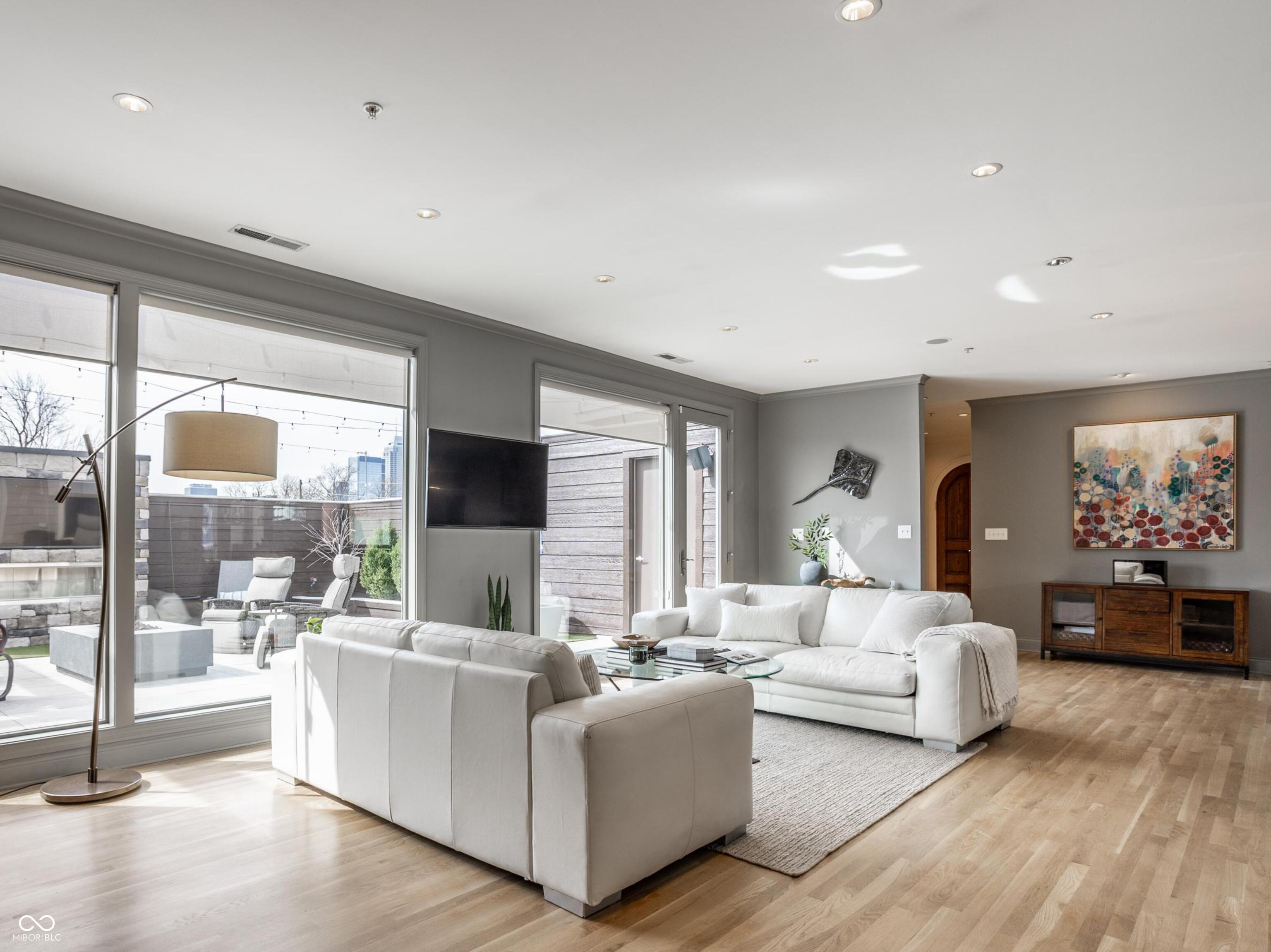 932 Broadway Street Unit: 14