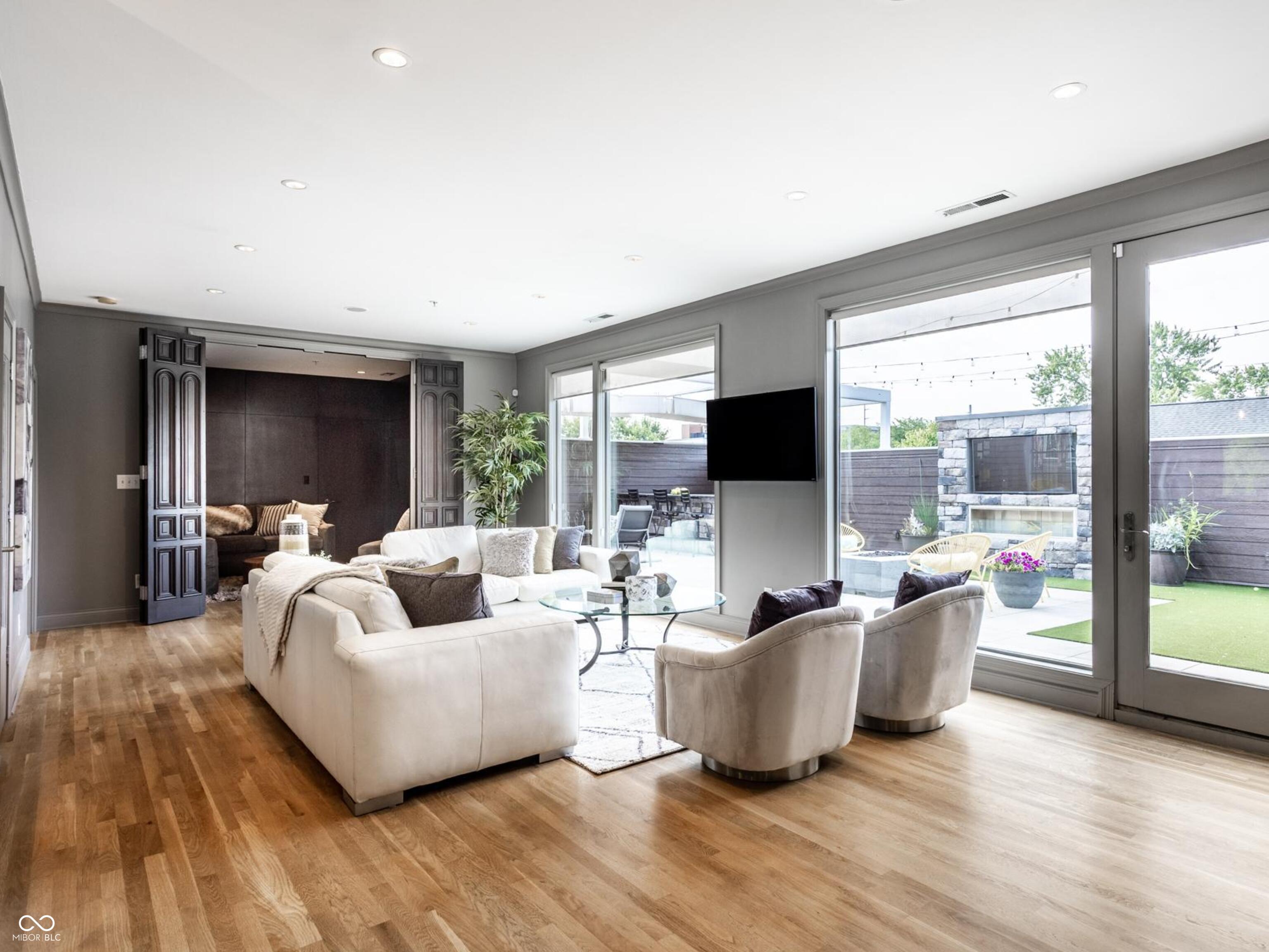 932 Broadway Street Unit: 14