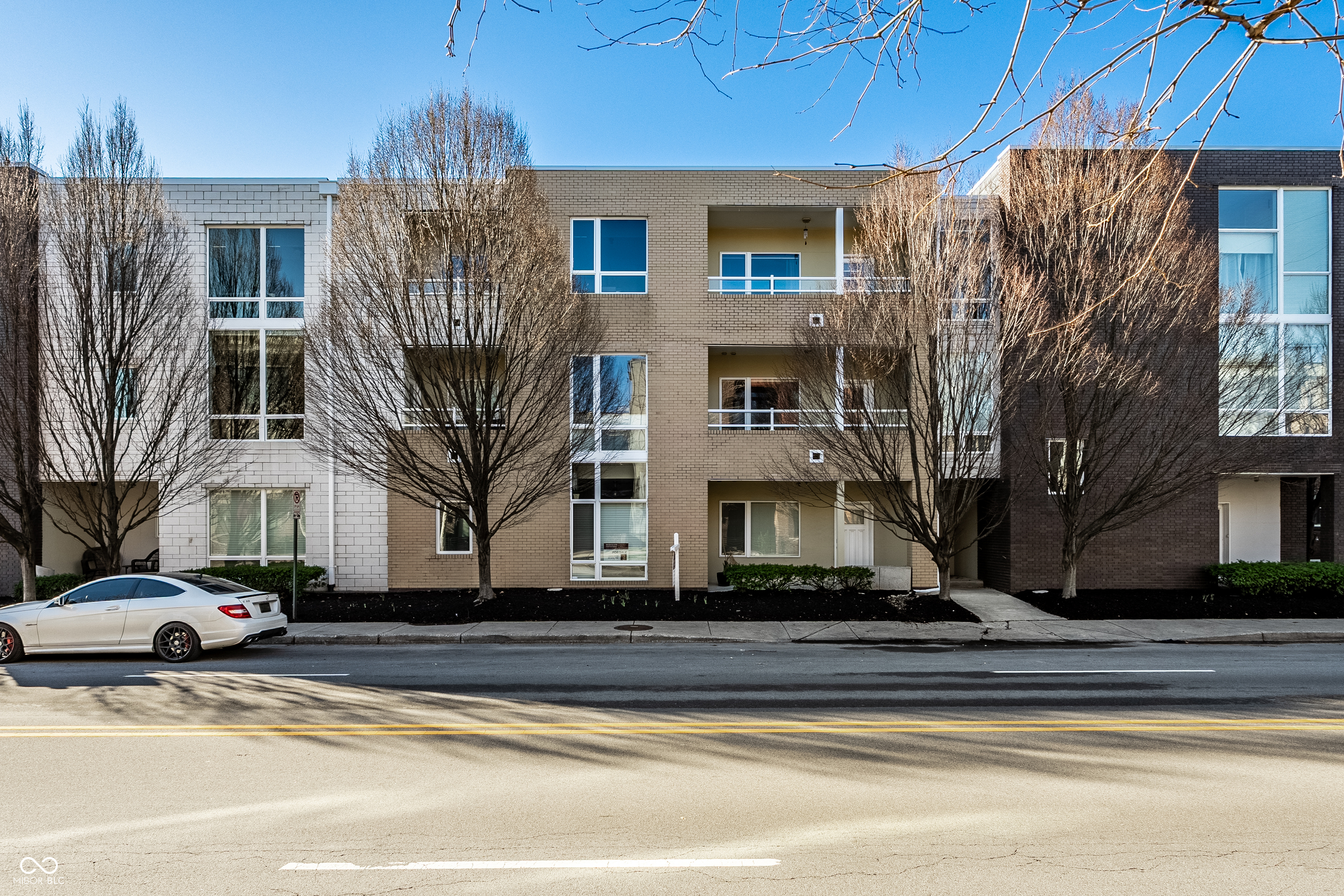 932 Broadway Street Unit: 14