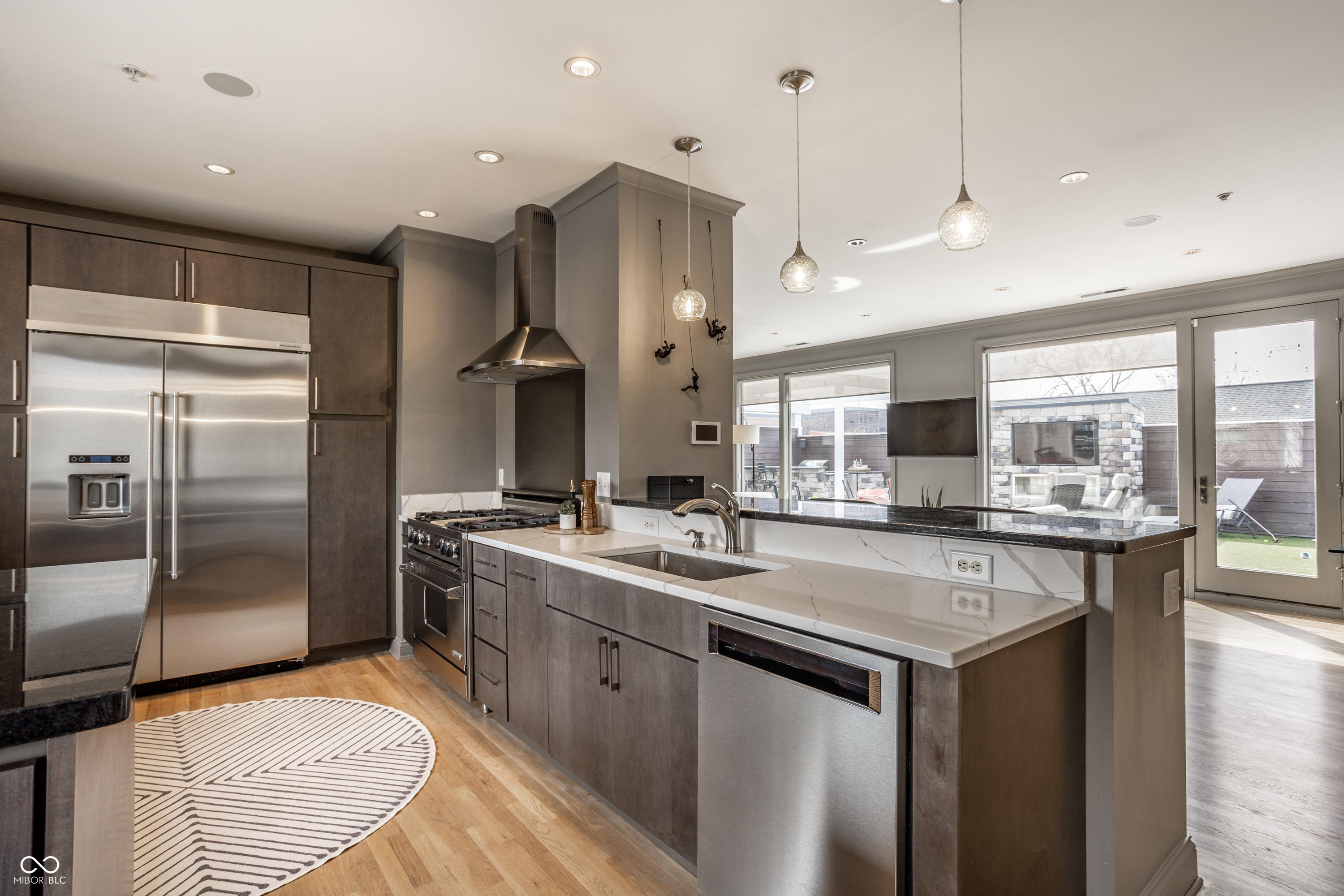 932 Broadway Street Unit: 14