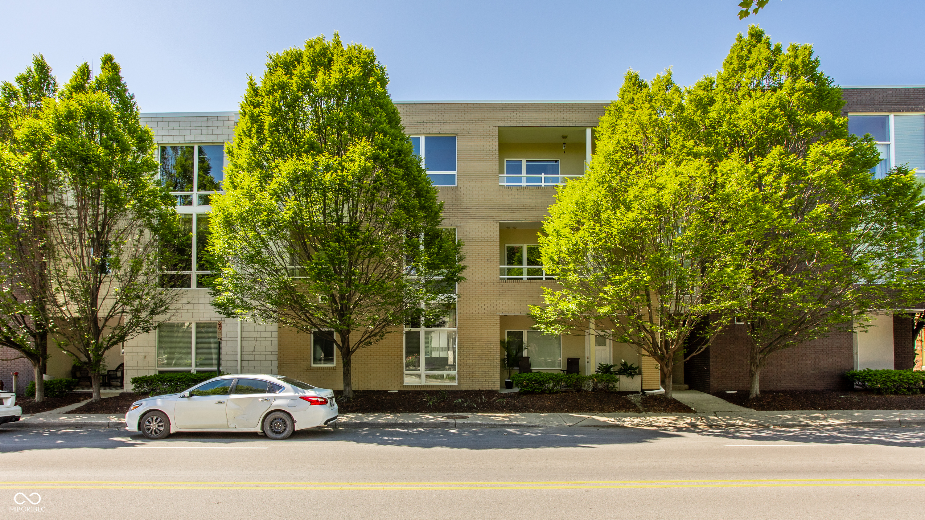 932 Broadway Street Unit: 14