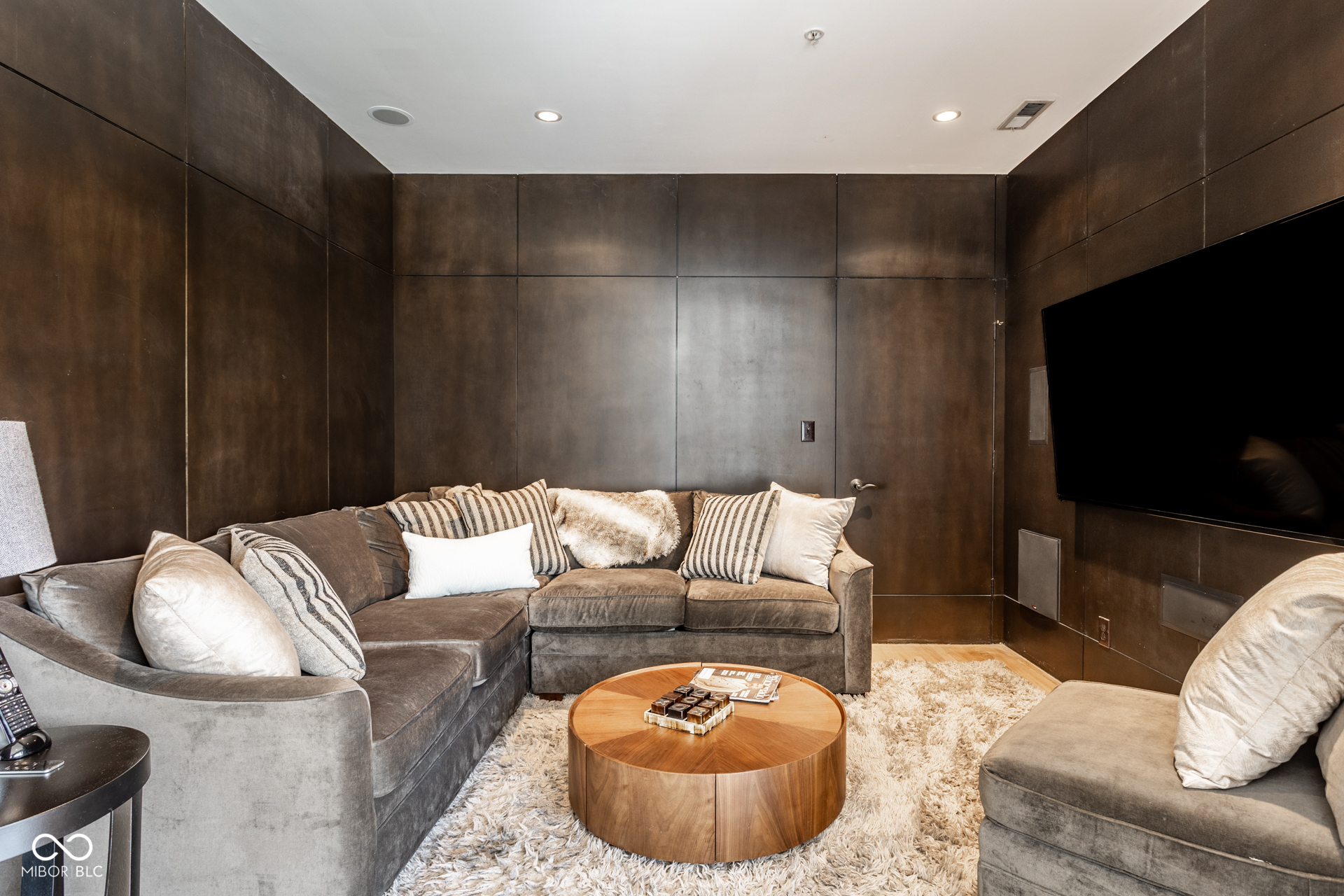 932 Broadway Street Unit: 14