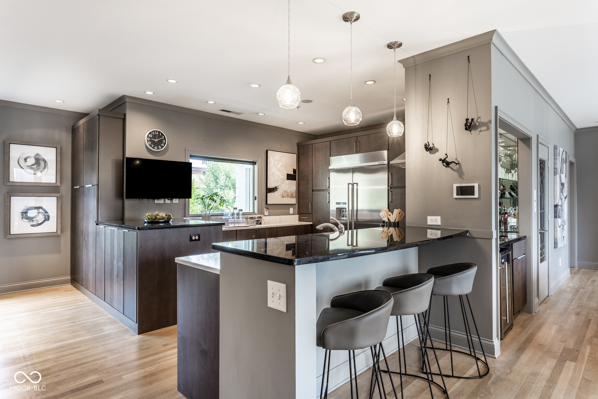 932 Broadway Street Unit: 14