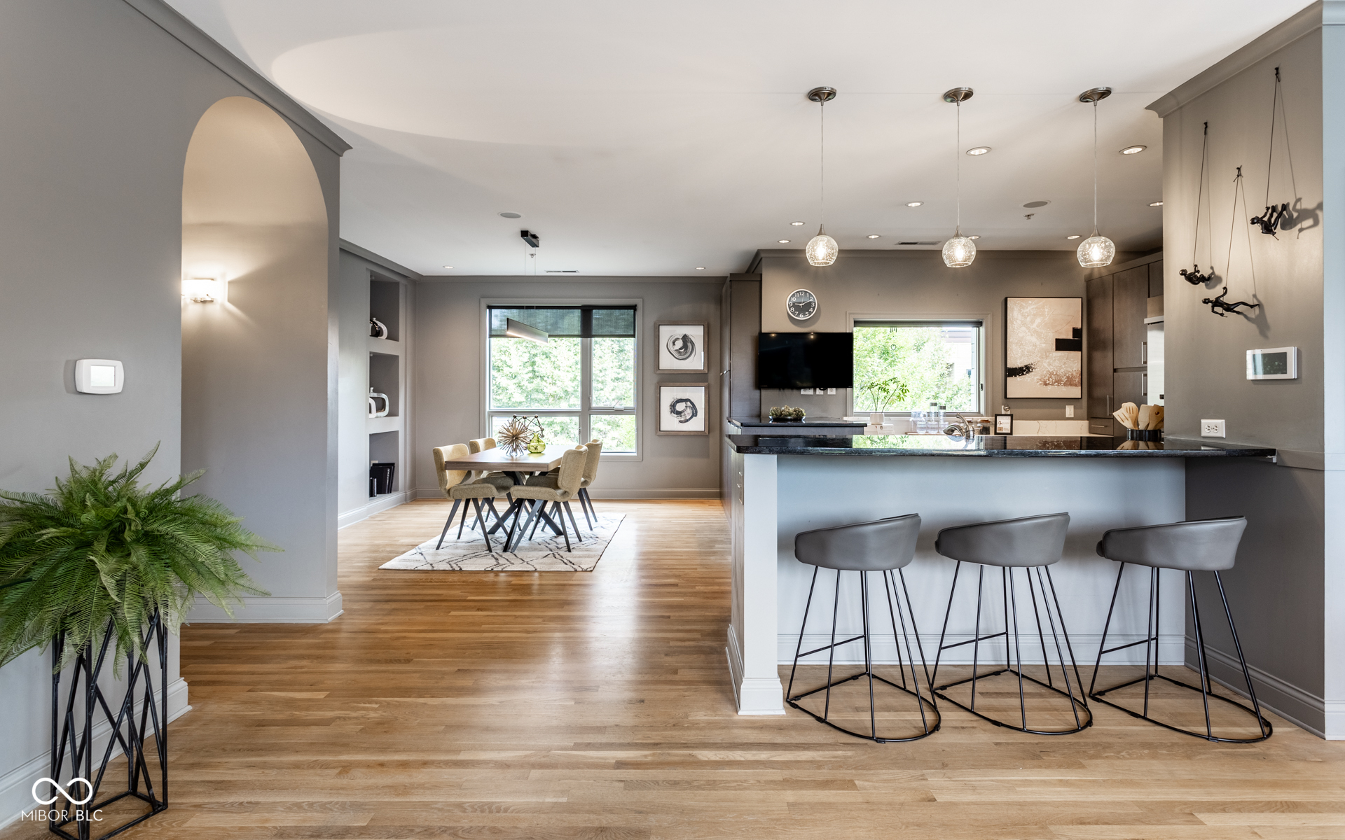 932 Broadway Street Unit: 14