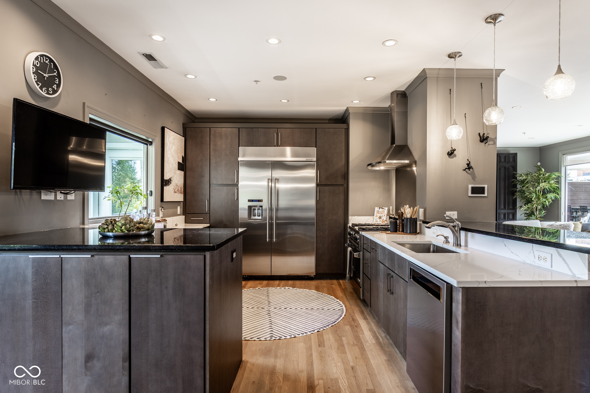 932 Broadway Street Unit: 14
