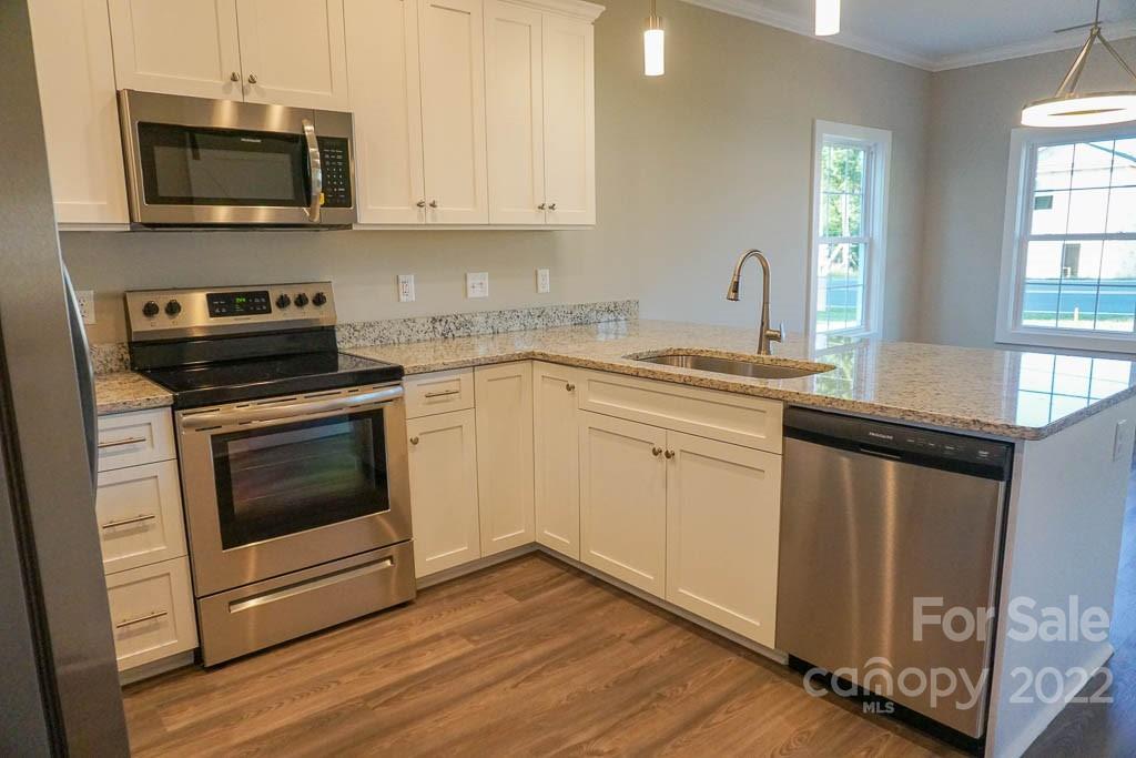 2514 Snow Creek Road NE