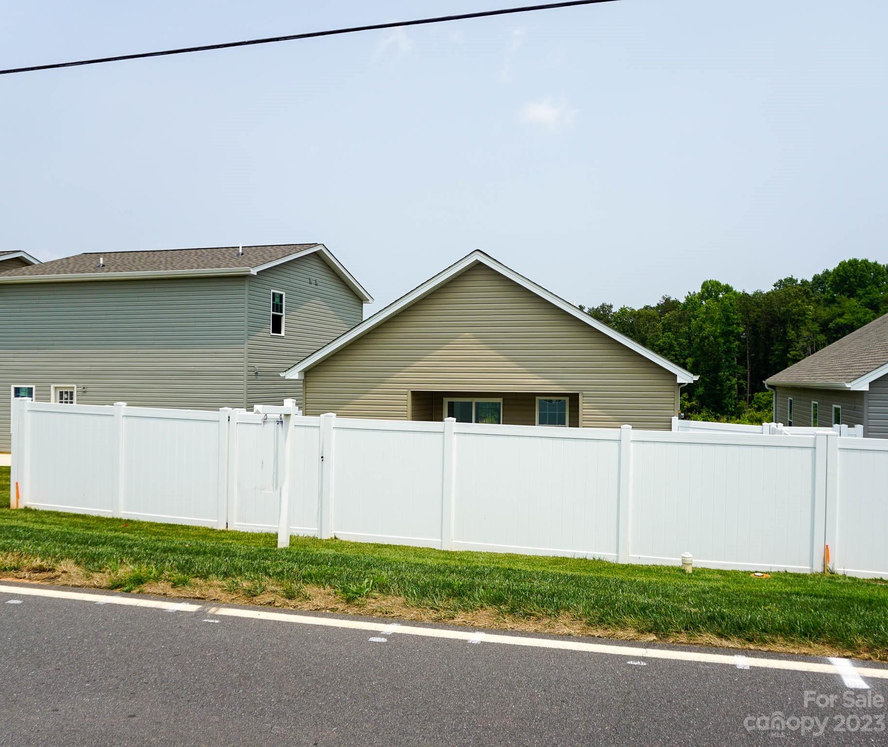 2529 Snow Creek Road NE