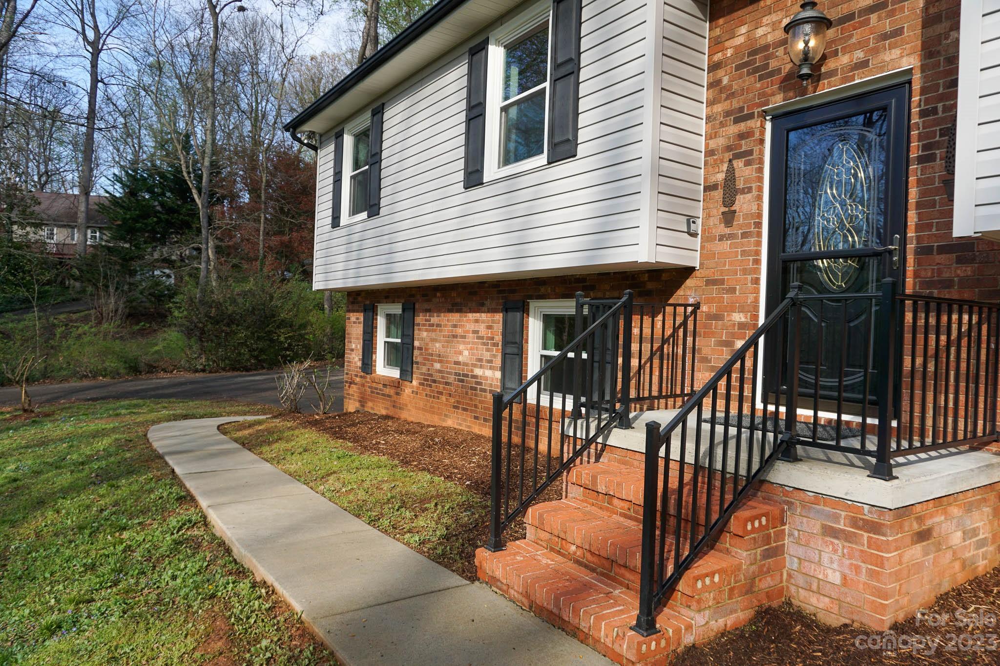 1444 Hardwood Circle