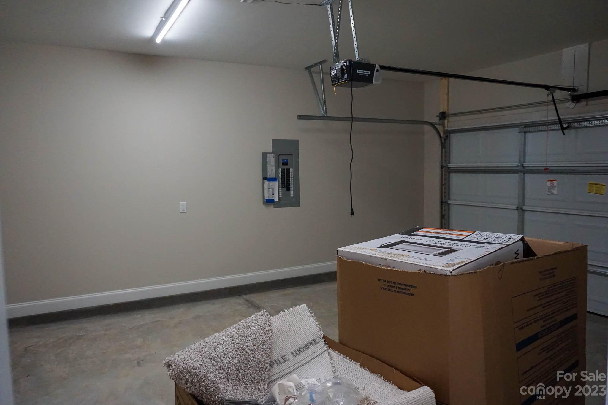 2530 Snow Creek Road NE