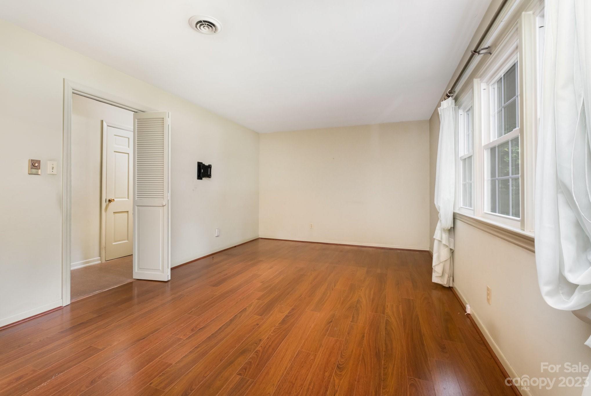 661 6th Avenue Place NW