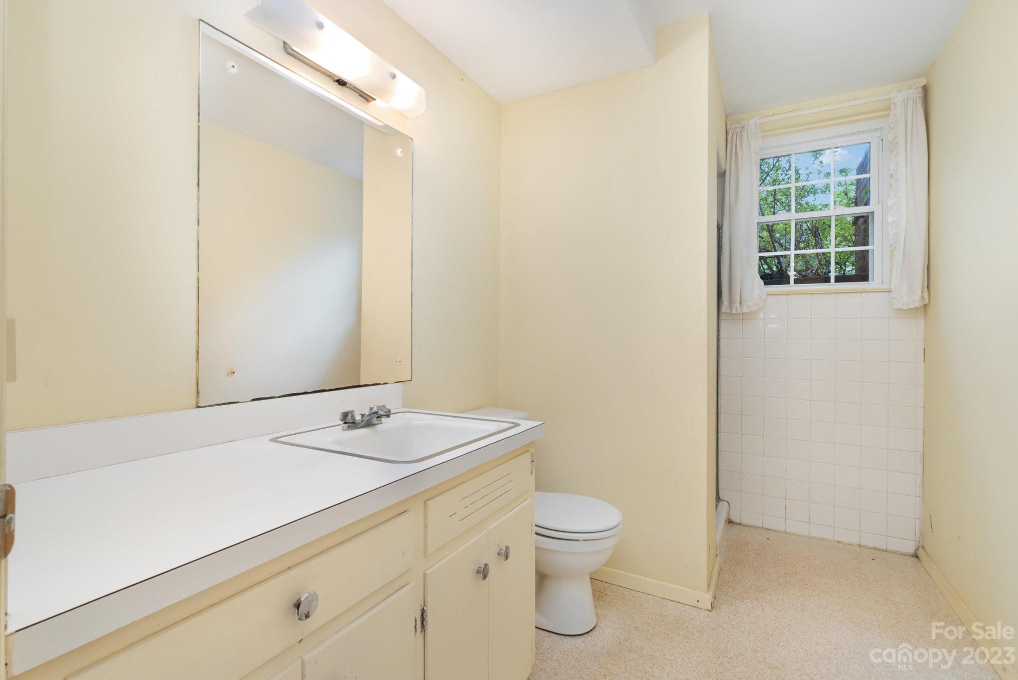 661 6th Avenue Place NW