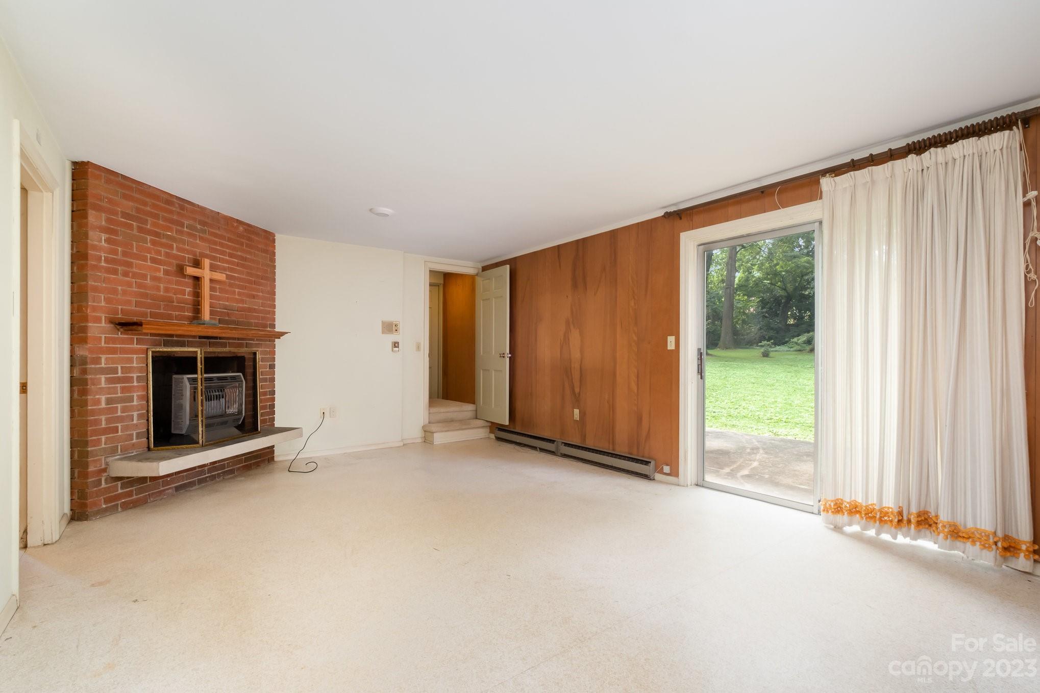 661 6th Avenue Place NW