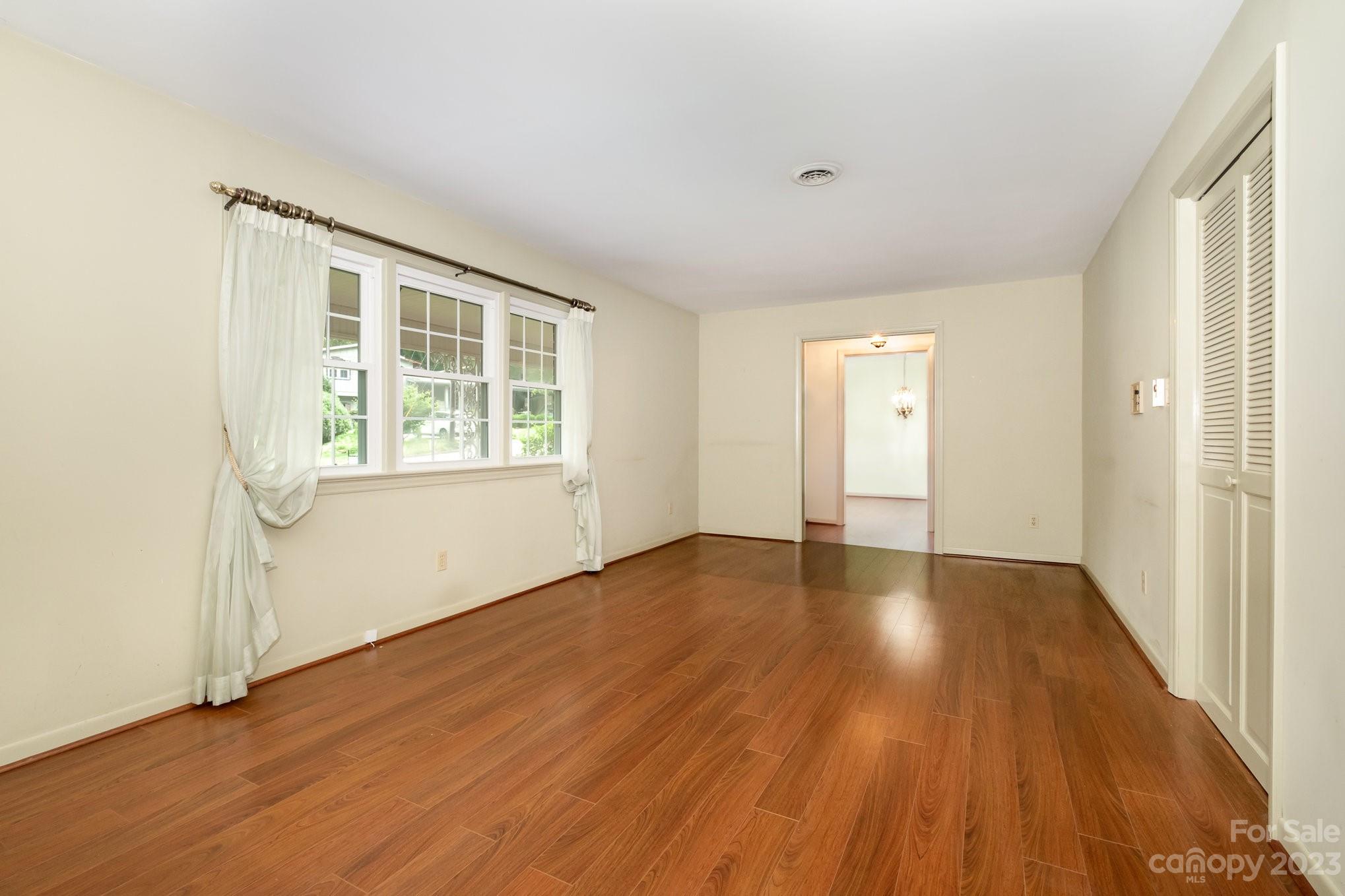 661 6th Avenue Place NW