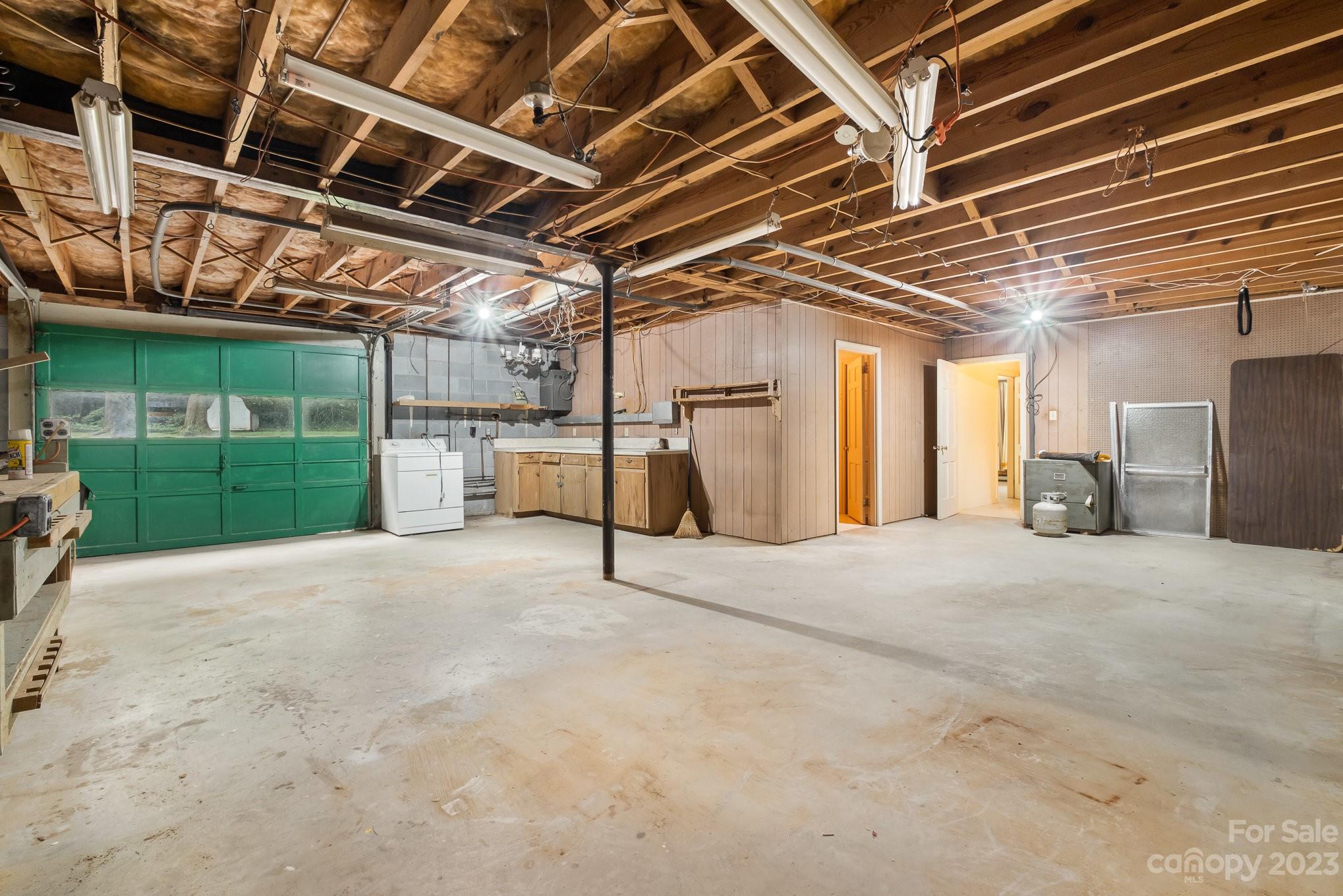 661 6th Avenue Place NW