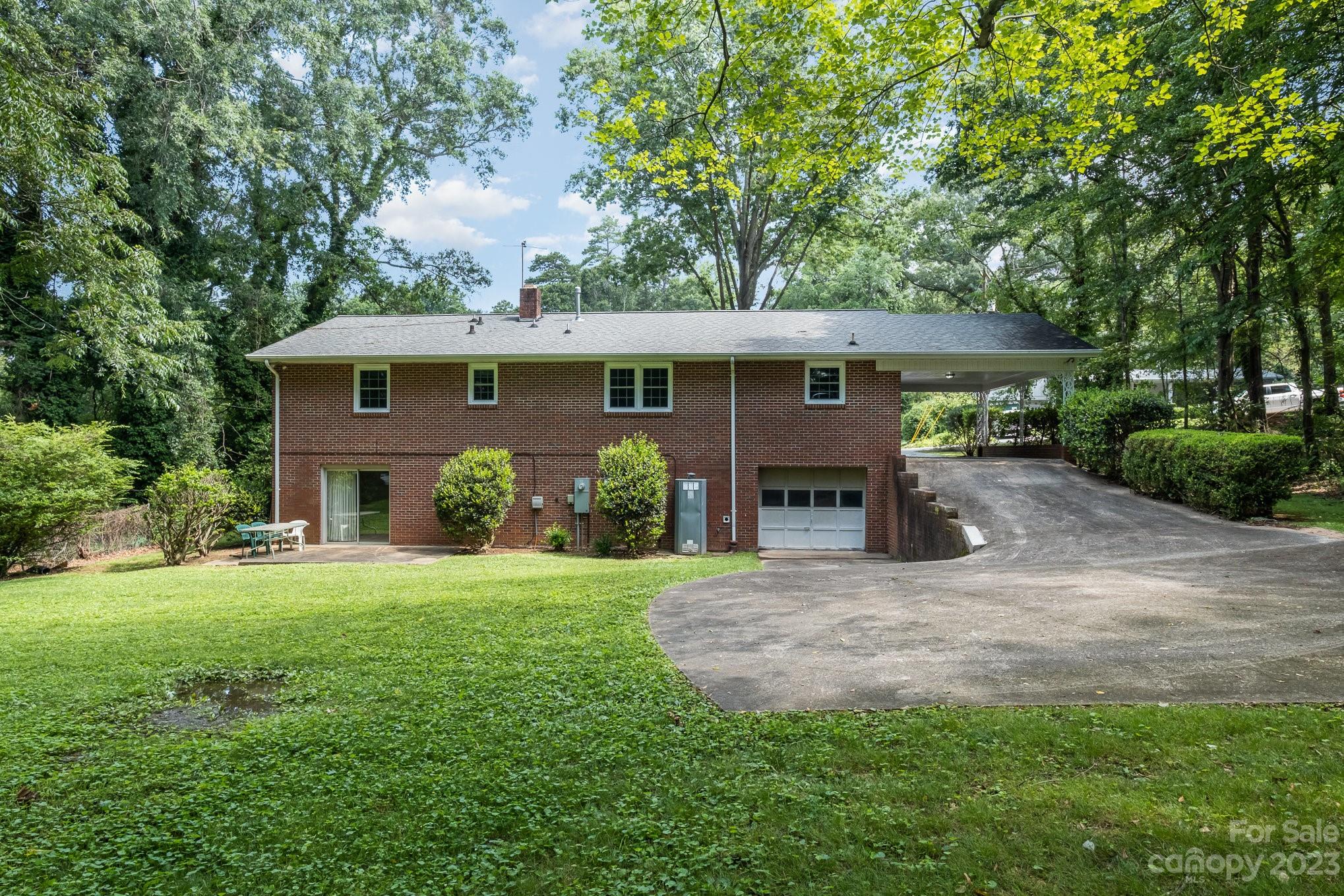 661 6th Avenue Place NW