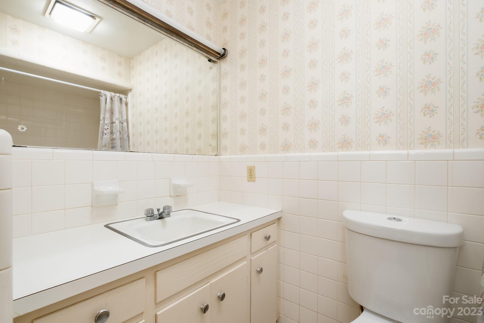 661 6th Avenue Place NW