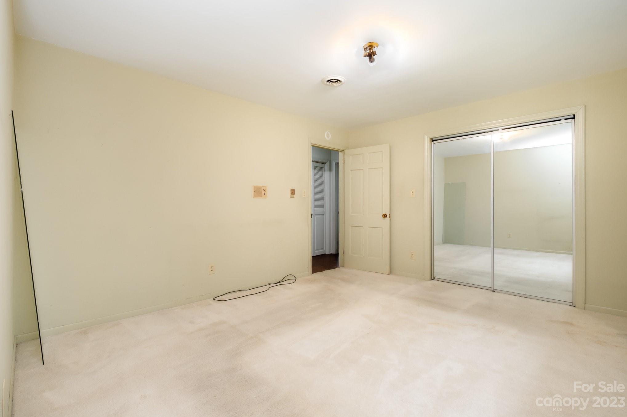 661 6th Avenue Place NW