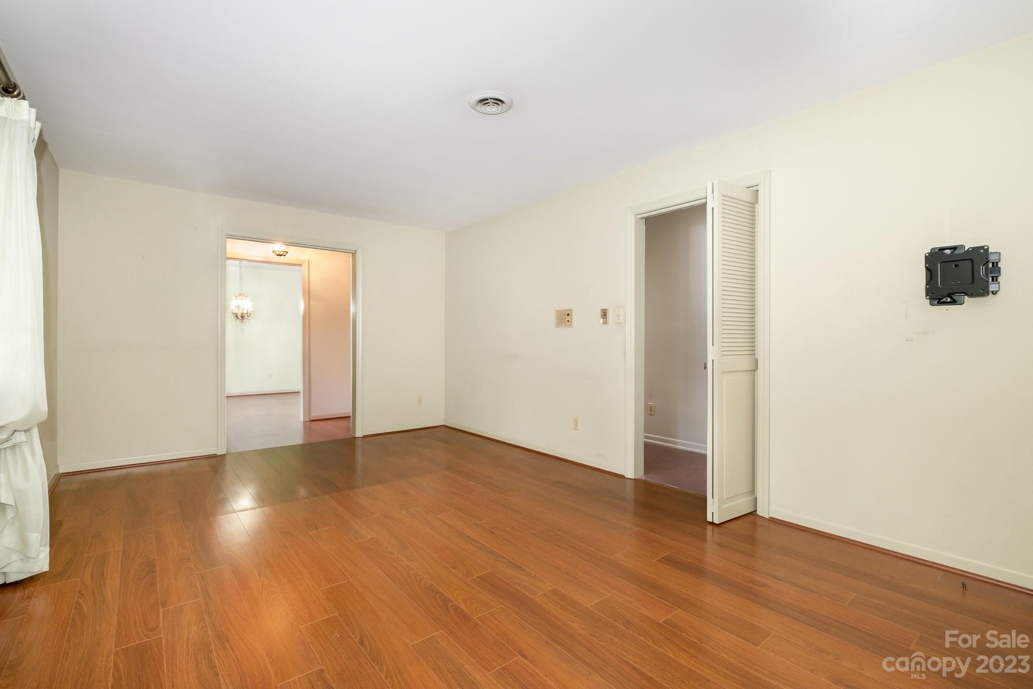 661 6th Avenue Place NW