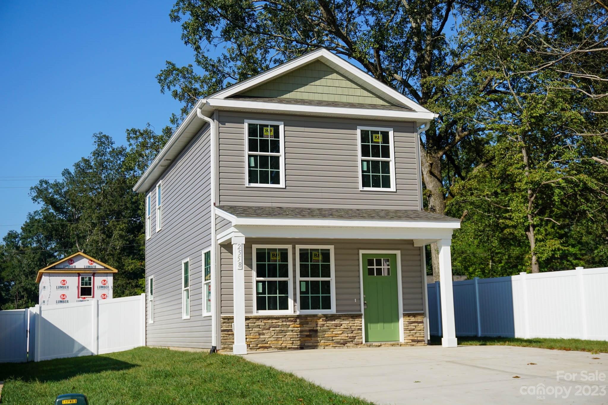 2558 Snow Creek Road NE